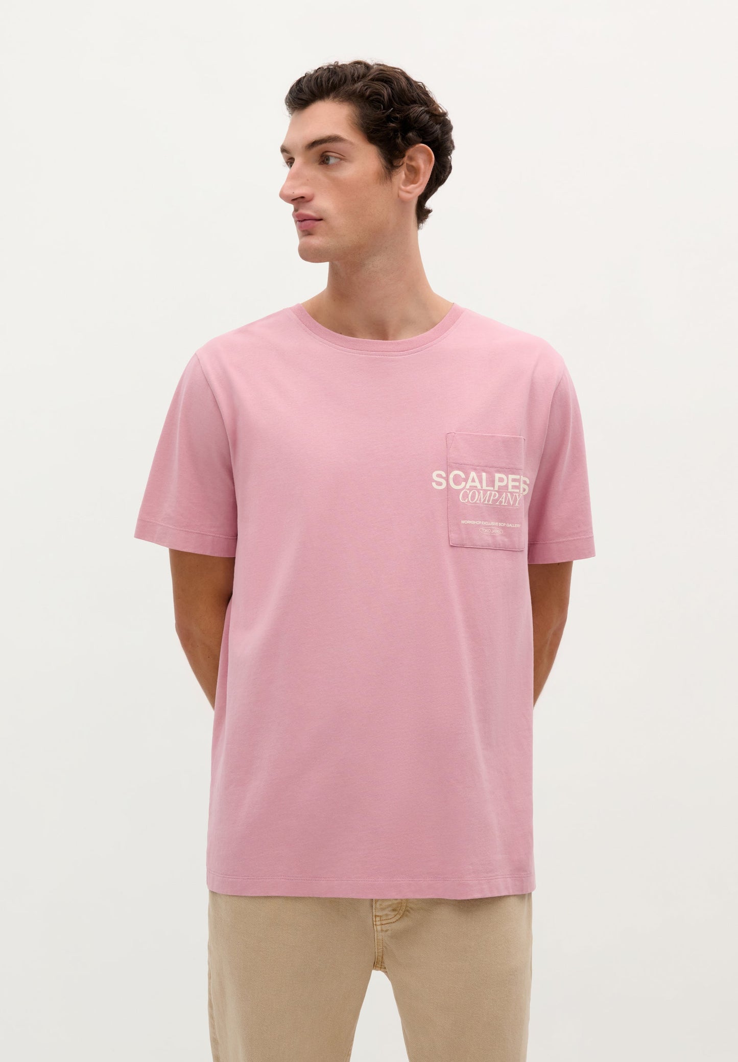 T-SHIRT COM BOLSO COM PADRÃO