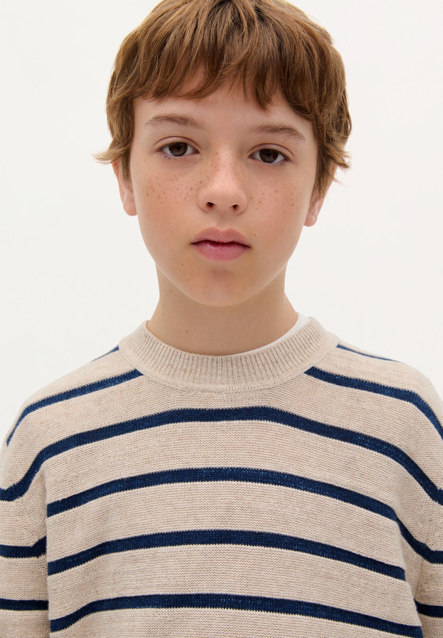 SWEATER ÀS RISCAS COM DECOTE REDONDO