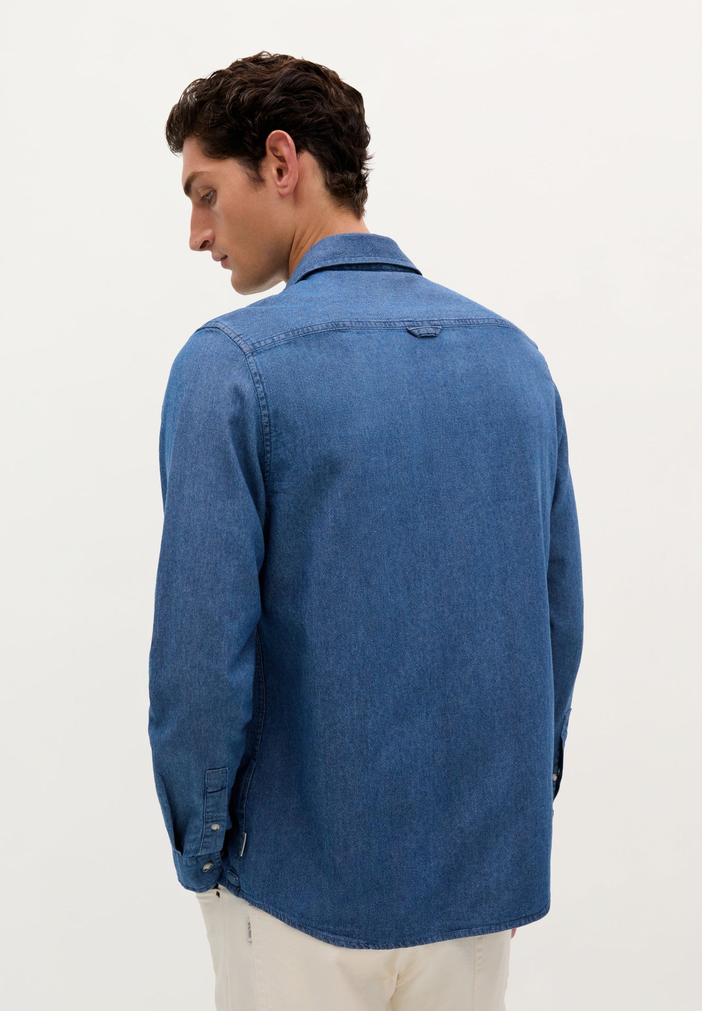 CAMISA COM BOLSOS DENIM