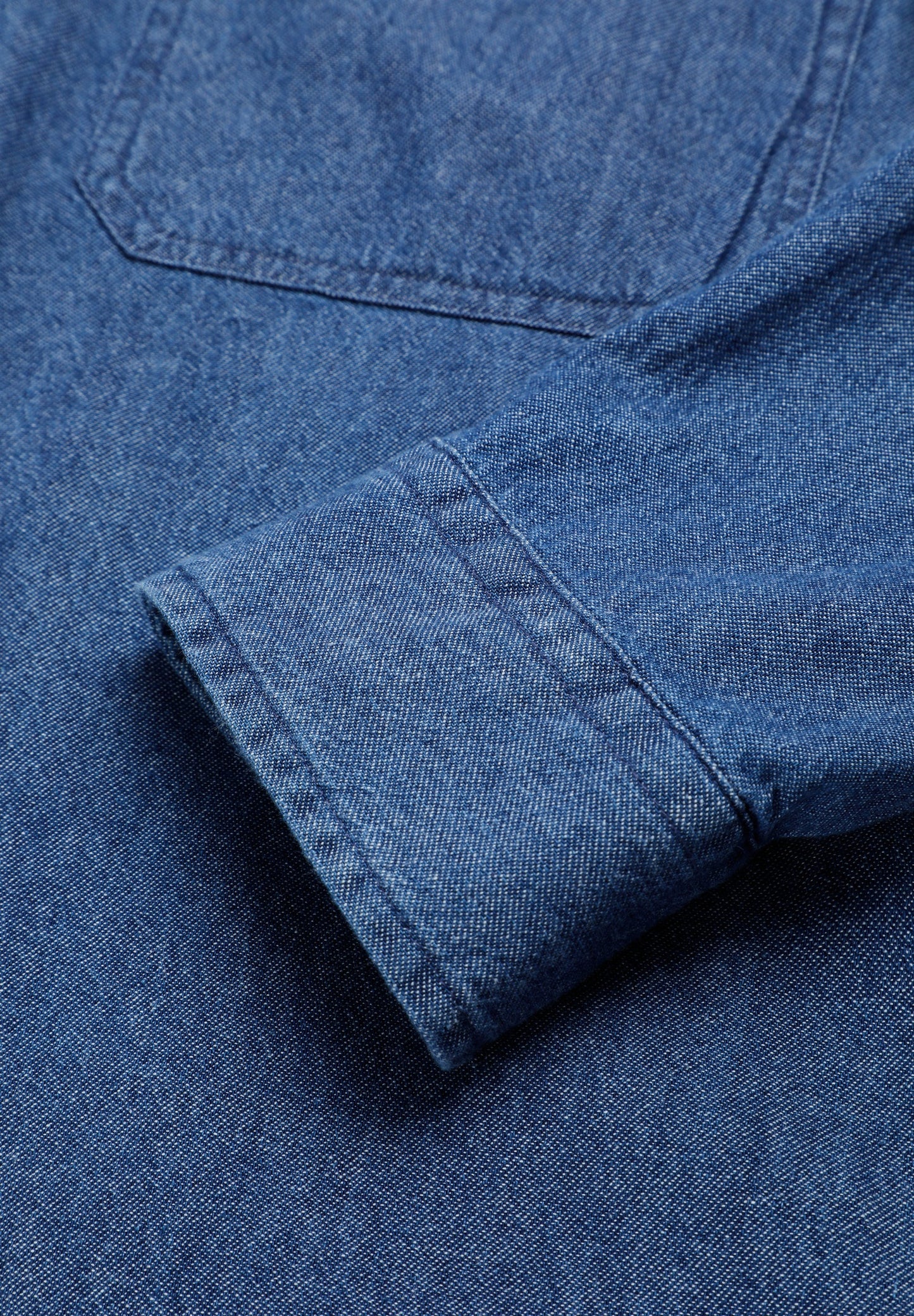 CAMISA COM BOLSOS DENIM