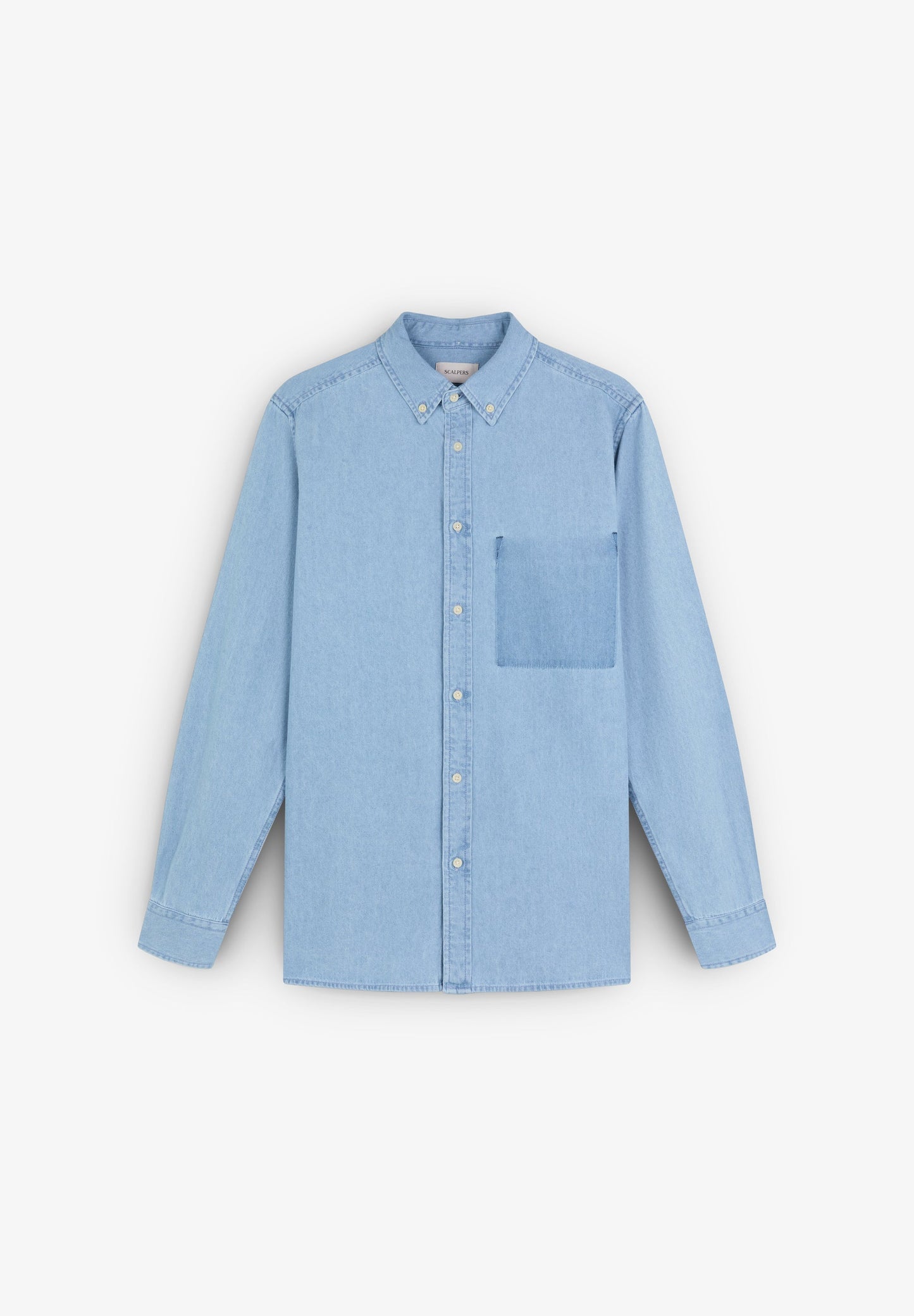 CAMISA DENIM COM BOLSO DE REMENDO