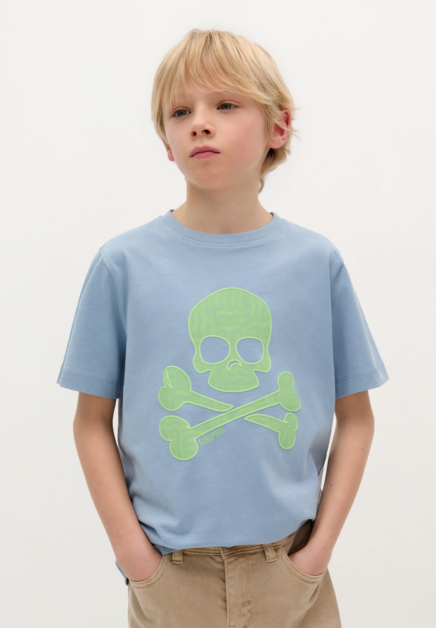 T-SHIRT COM SKULL E ONDAS