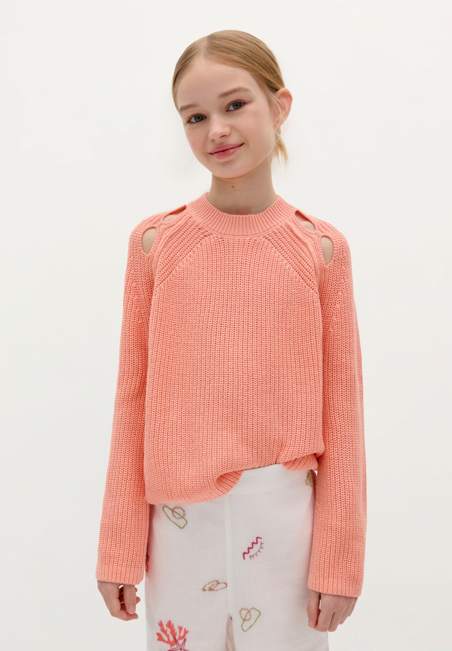 SWEATER CANELADA COM ABERTURAS