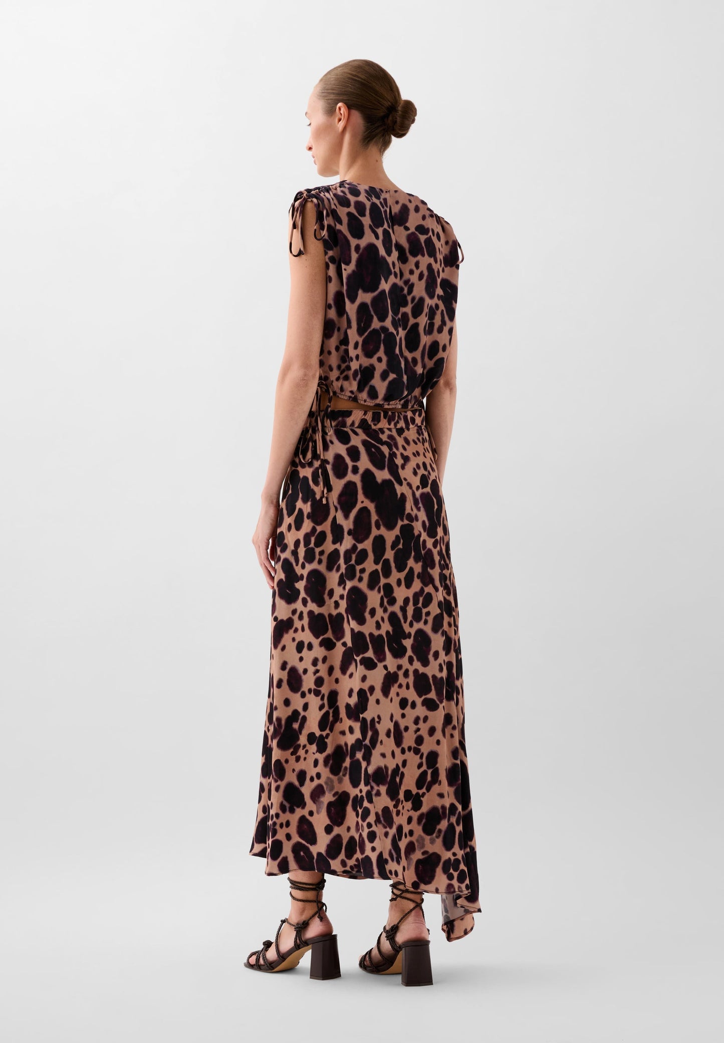 SAIA MIDI COM ESTAMPADO ANIMAL