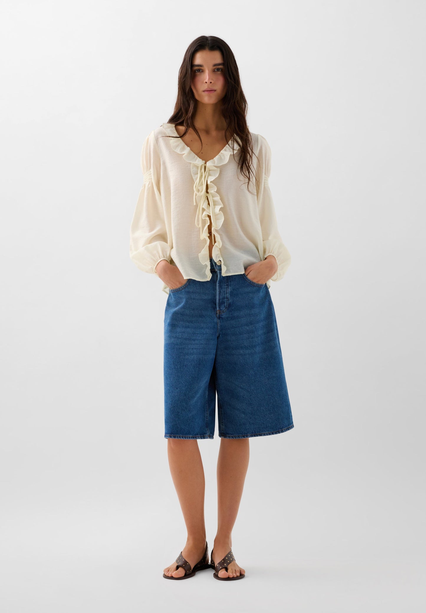 BLUSA COM FOLHOS E FRANZIDOS