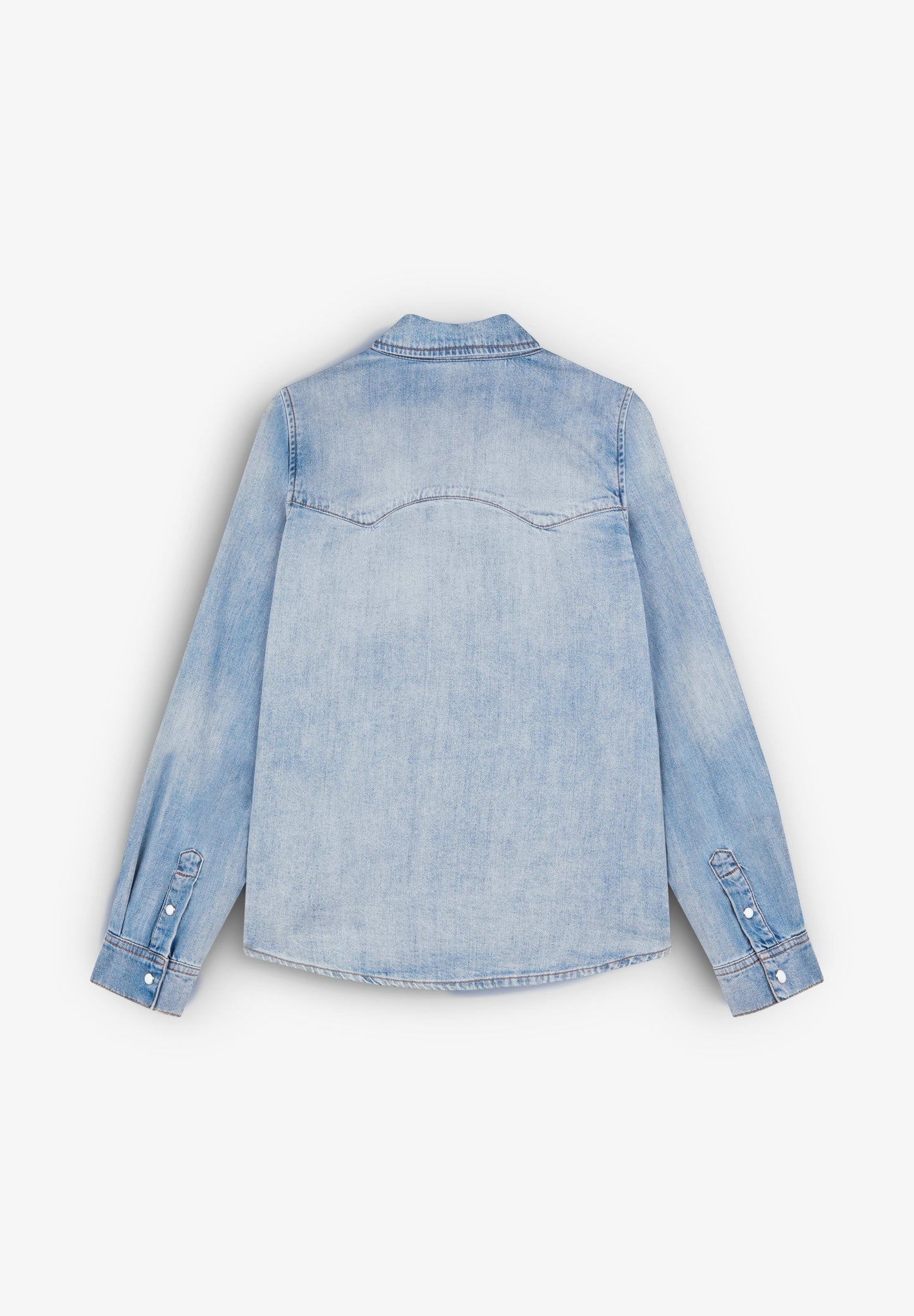 CAMISA DENIM COM BOLSO EM CONTRASTE