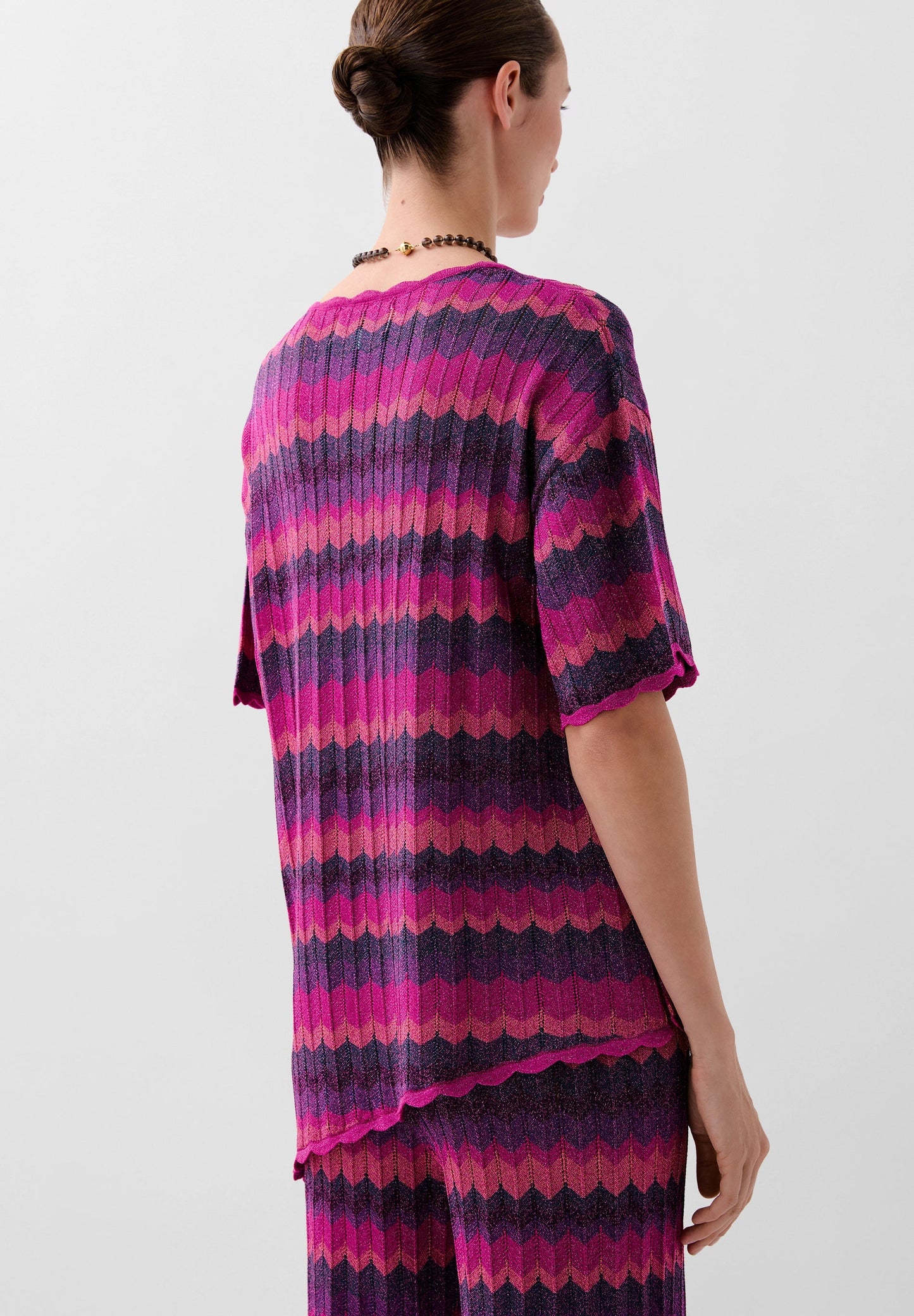 CAMISOLA DE MALHA COM RENDILHADO EM FIO METALIZADO