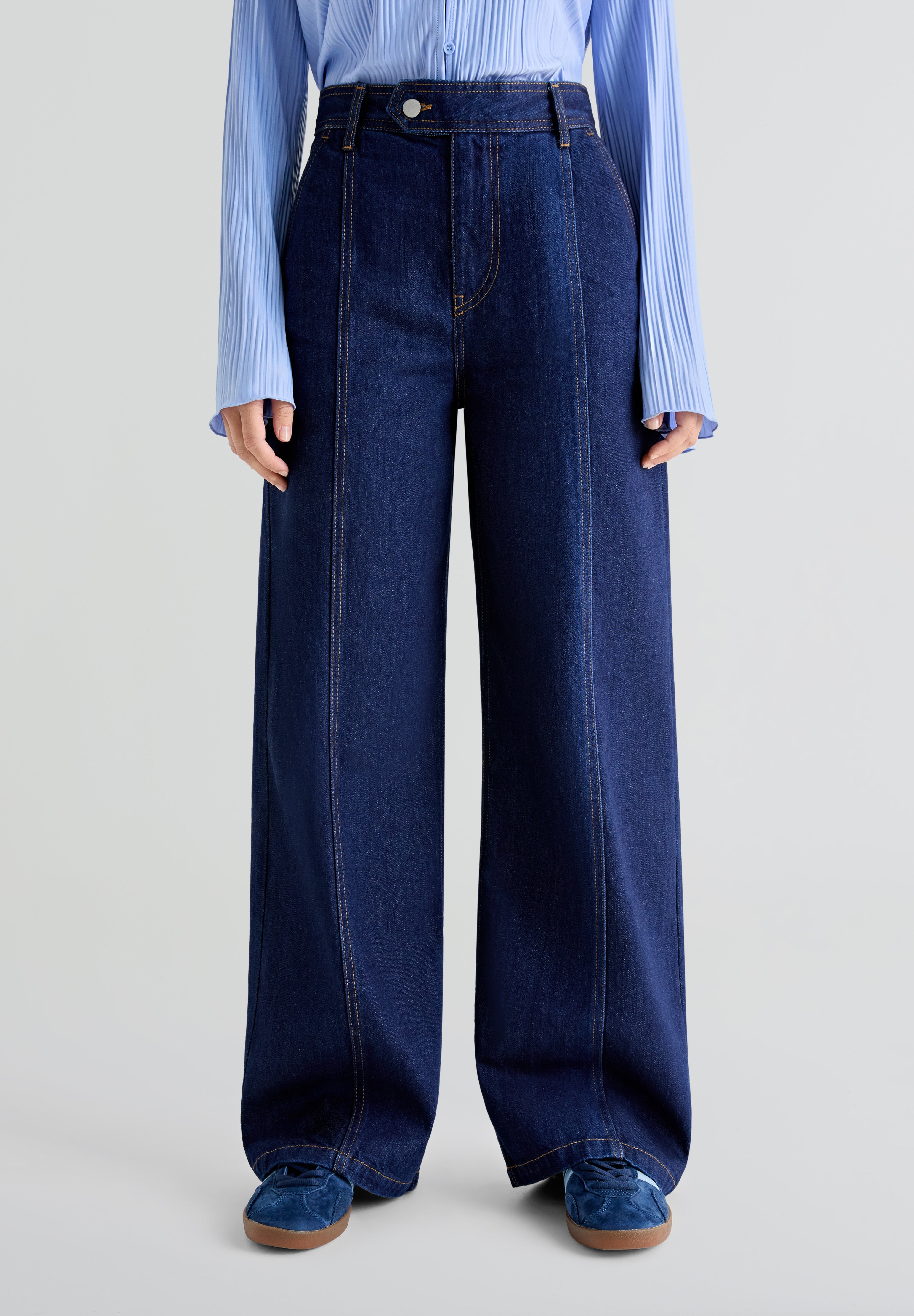 THE TINY BIG SISTER | CALÇAS BERTA CUTLINES DENIM