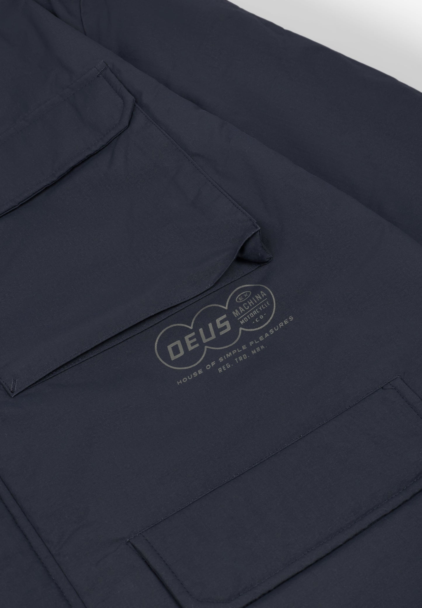 DEUS EX MACHINA | CASACO DENNIS TRANSITIONAL