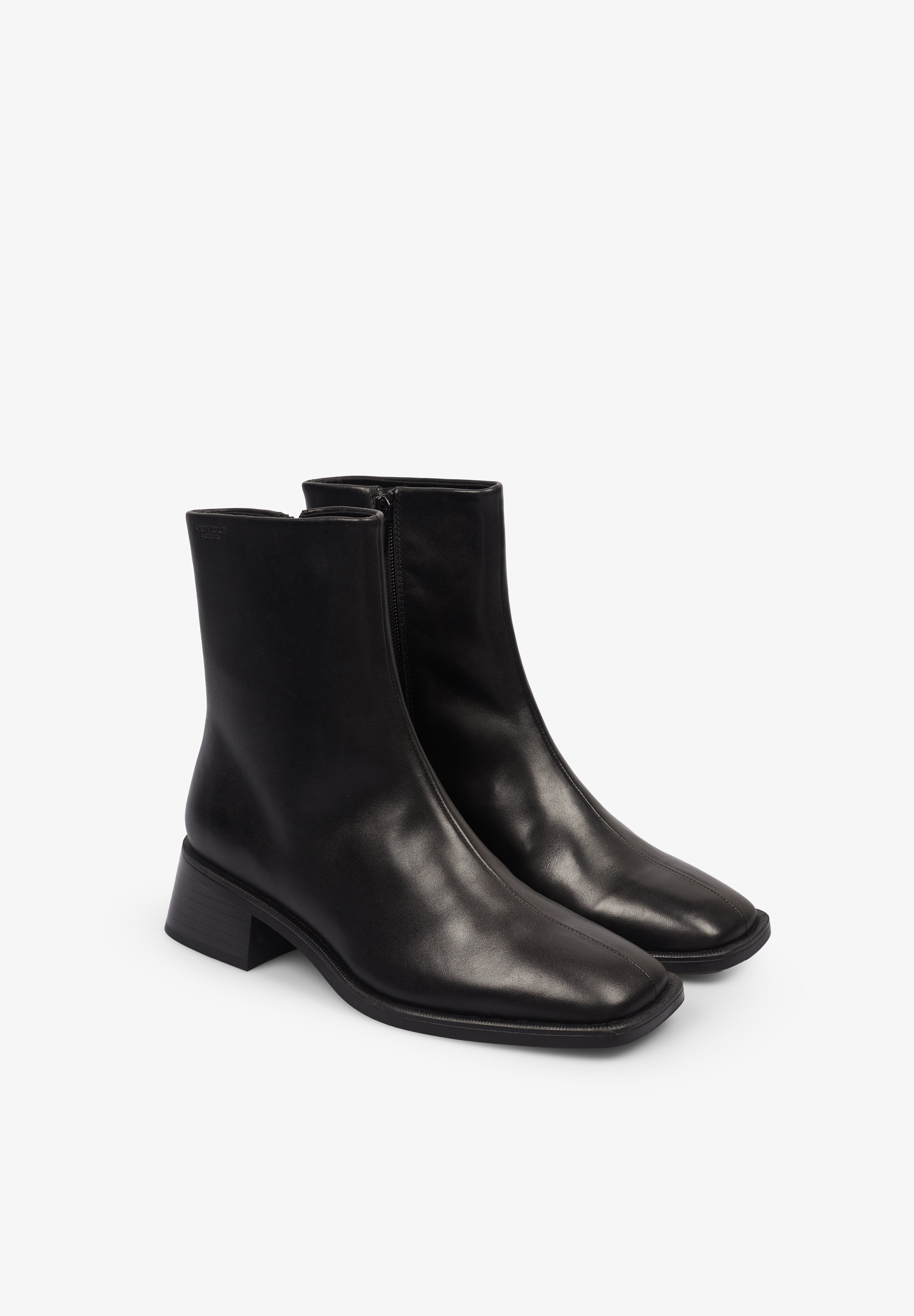 VAGABOND | BOTAS BRANCAS