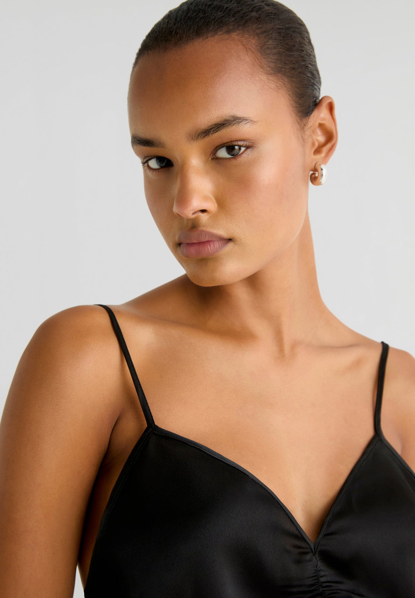 VESTIDO MIDI EM RENDA