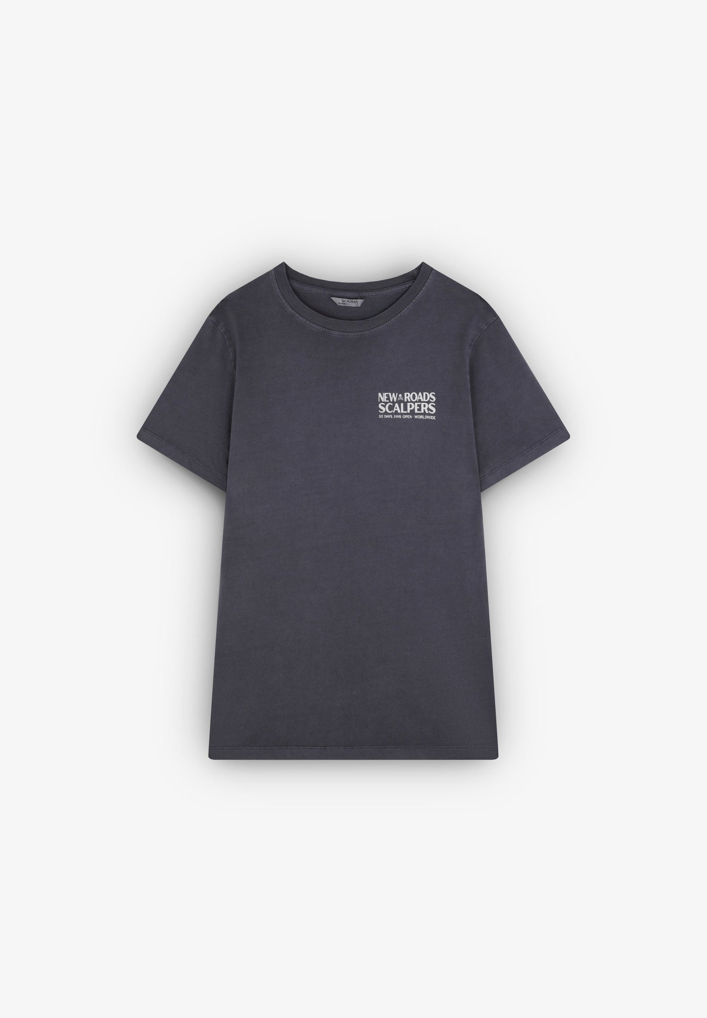T-SHIRT COM PADRÃO ATRÁS