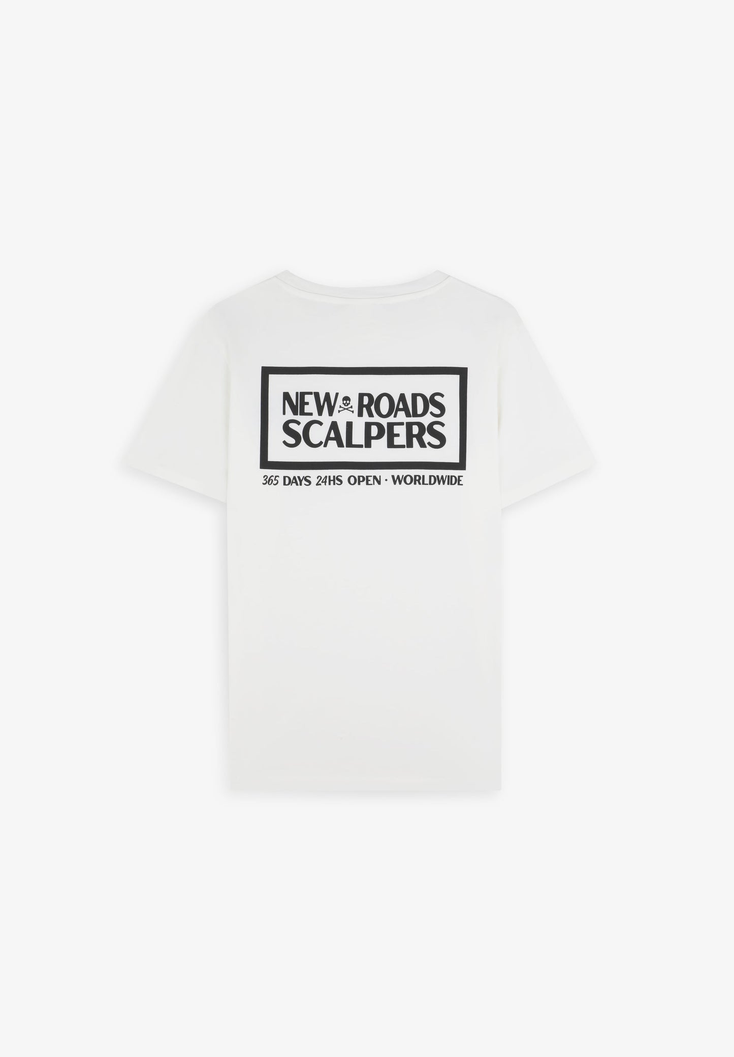 T-SHIRT COM PADRÃO ATRÁS