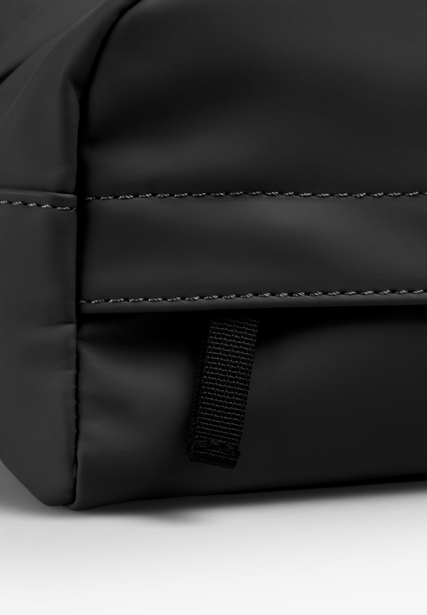 NECESSAIRE COM LOGÓTIPO REFLETOR