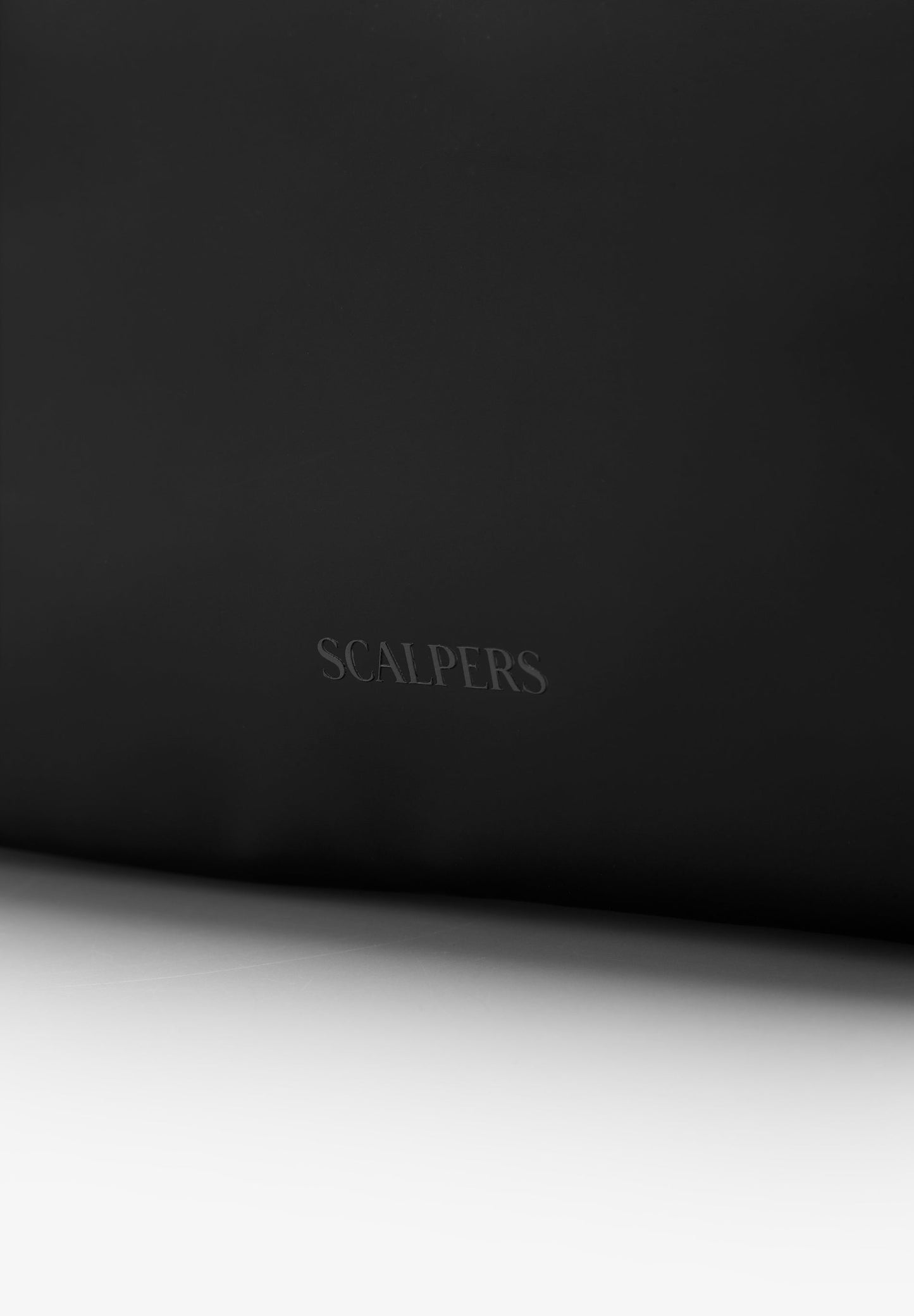 NECESSAIRE COM LOGÓTIPO REFLETOR