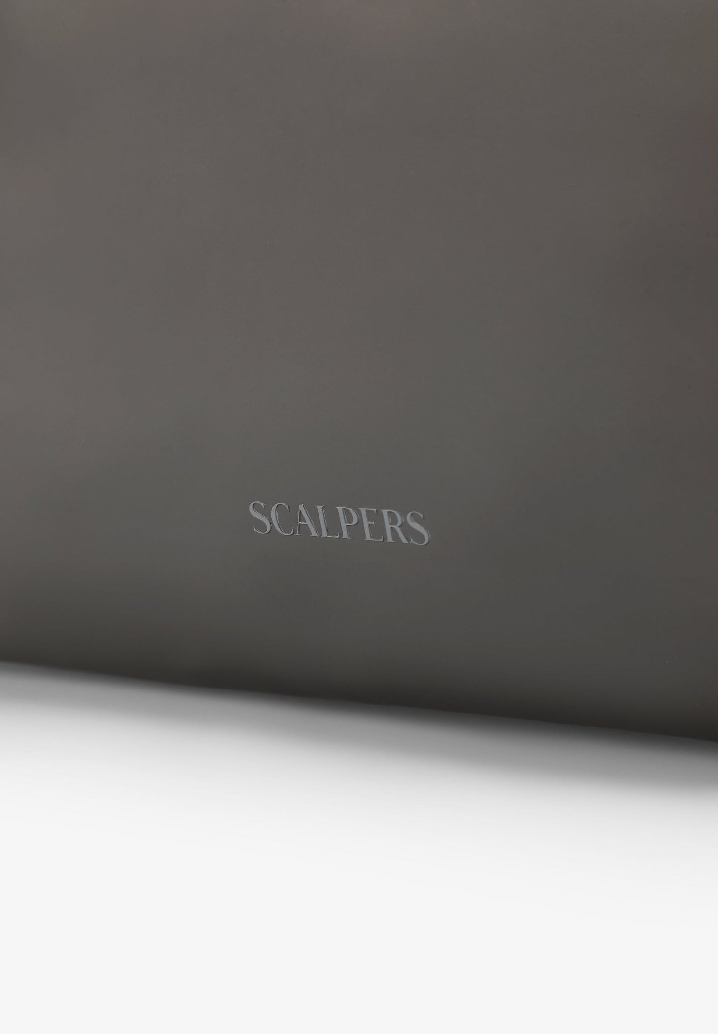 NECESSAIRE COM LOGÓTIPO REFLETOR