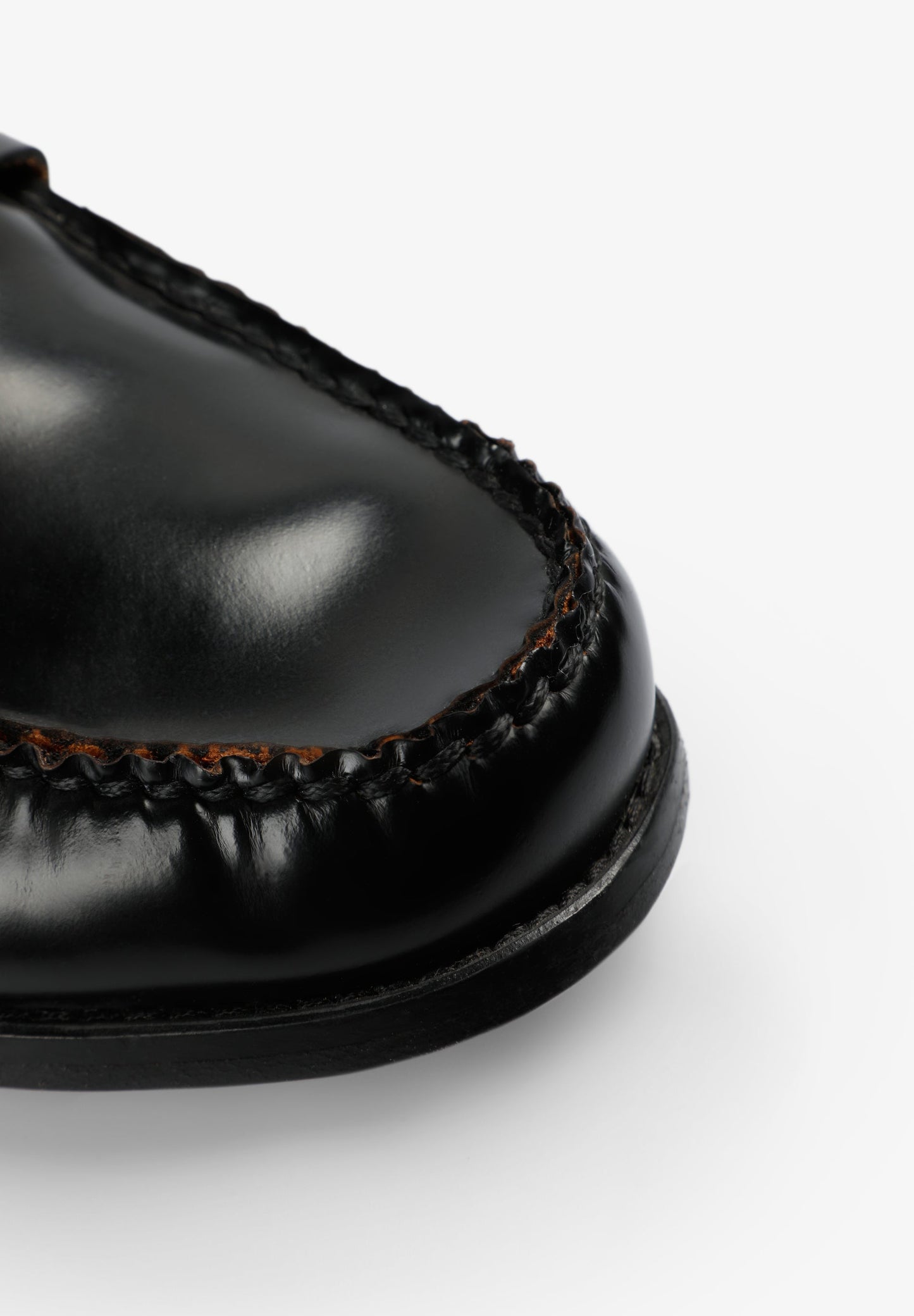 MOCASSINS EM PELE COM FIVELA