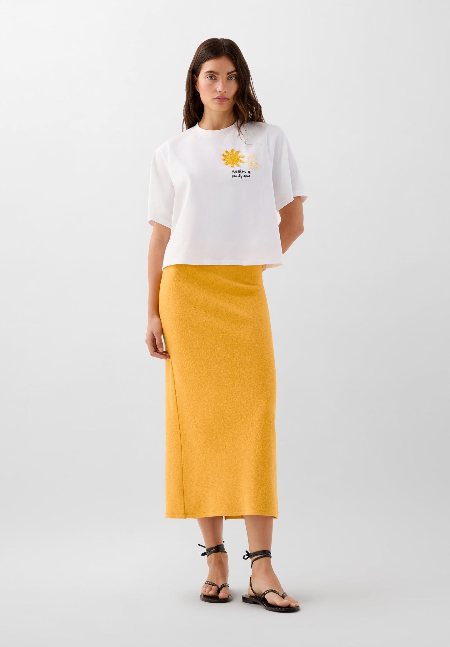 T-SHIRT PORMENORES BORDADO