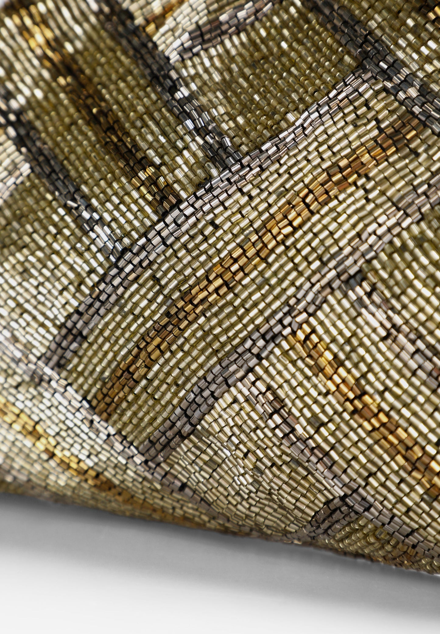 MALA CLUTCH DETALHE METALIZADO