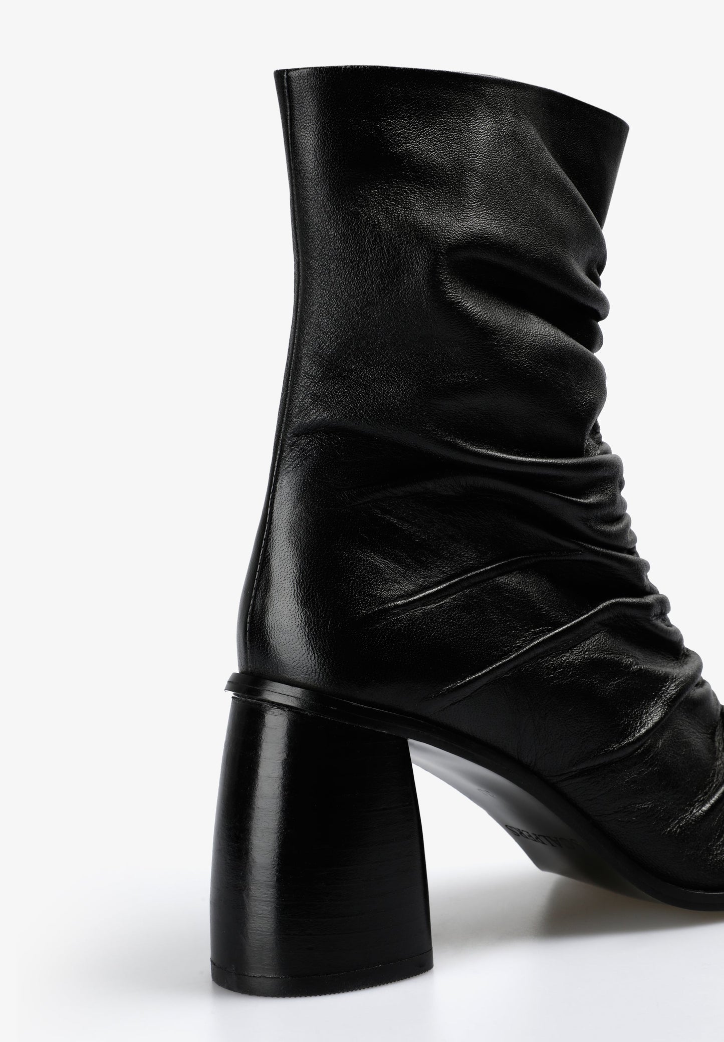 BOTA DE PELE FRANZIDO