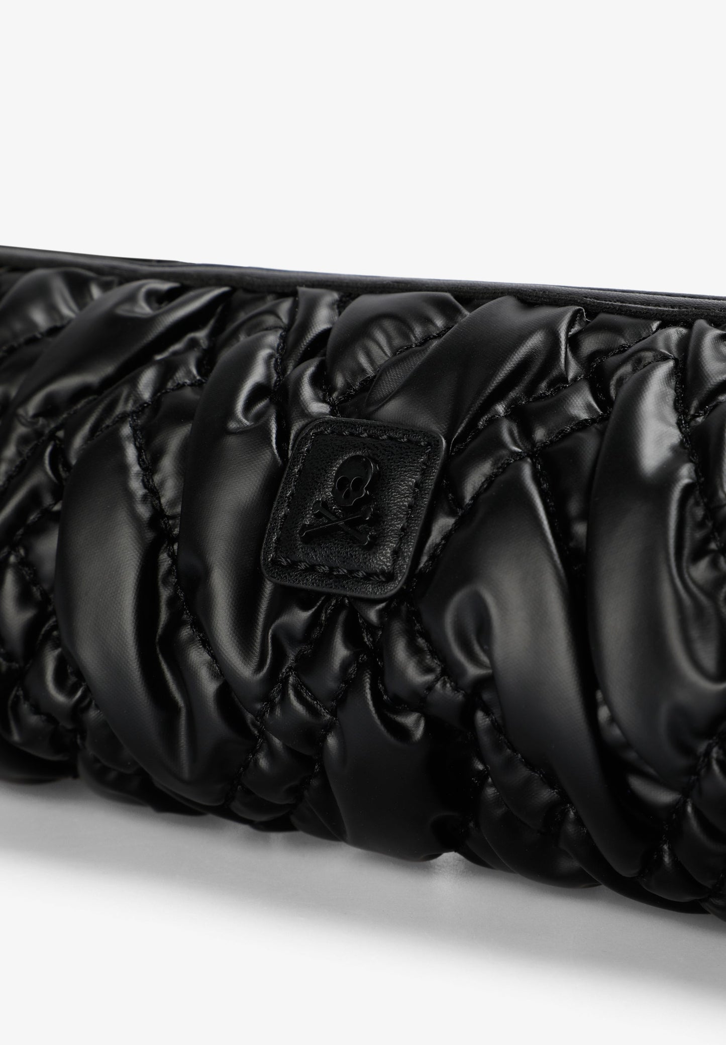 NÉCESSAIRE ACOLCHOADO COM SKULL