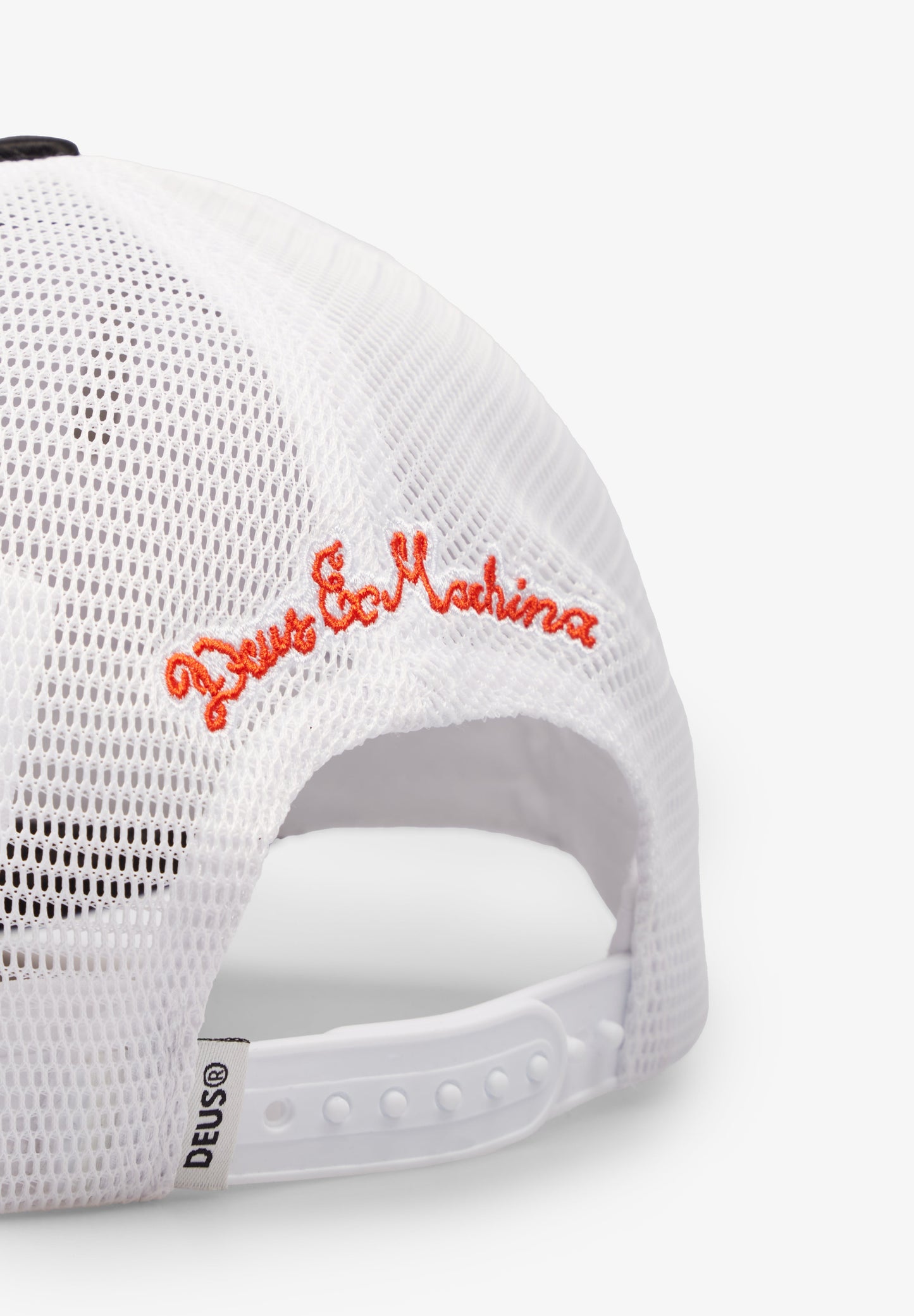 DEUS EX MACHINA | SHIELD LUXX TRUCKER