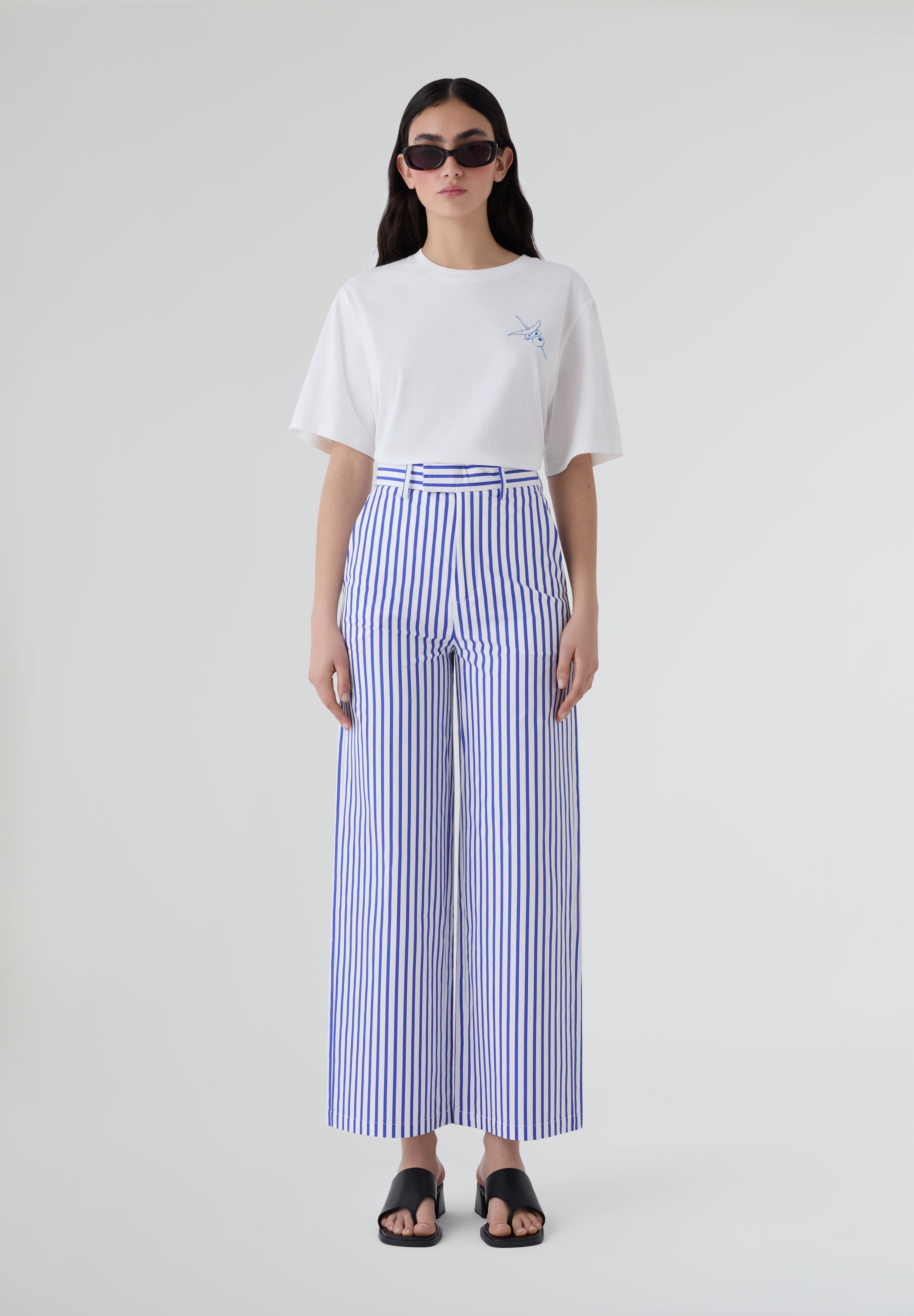 THE TINY BIG SISTER | CALÇAS ÀS RISCAS