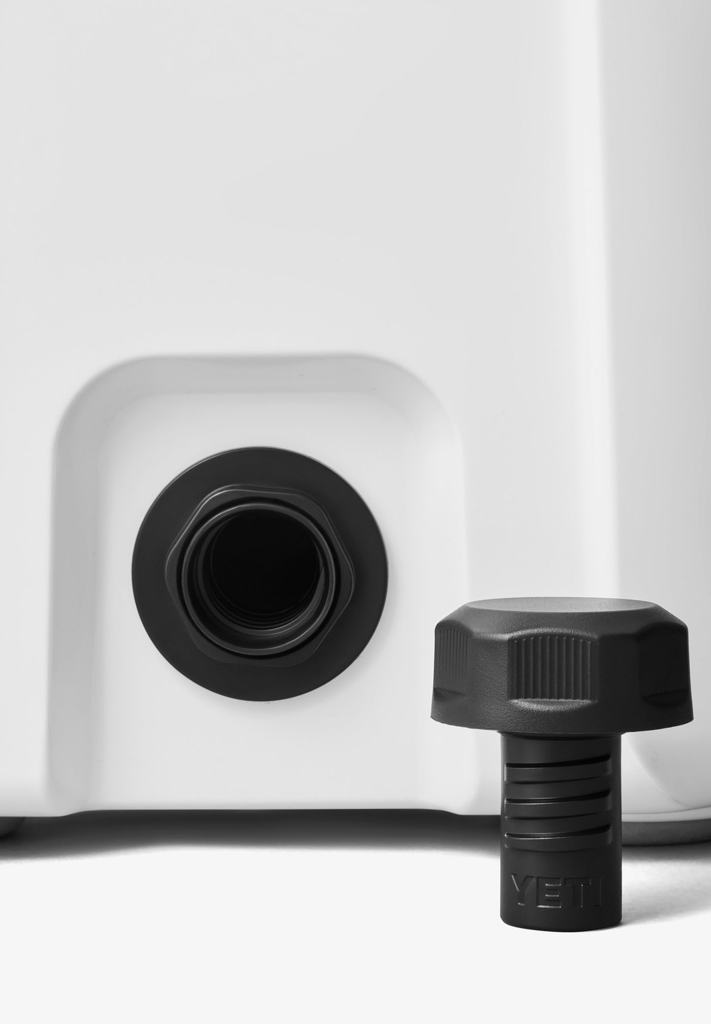 YETI | MALA TÉRMICA RÍGIDA 15