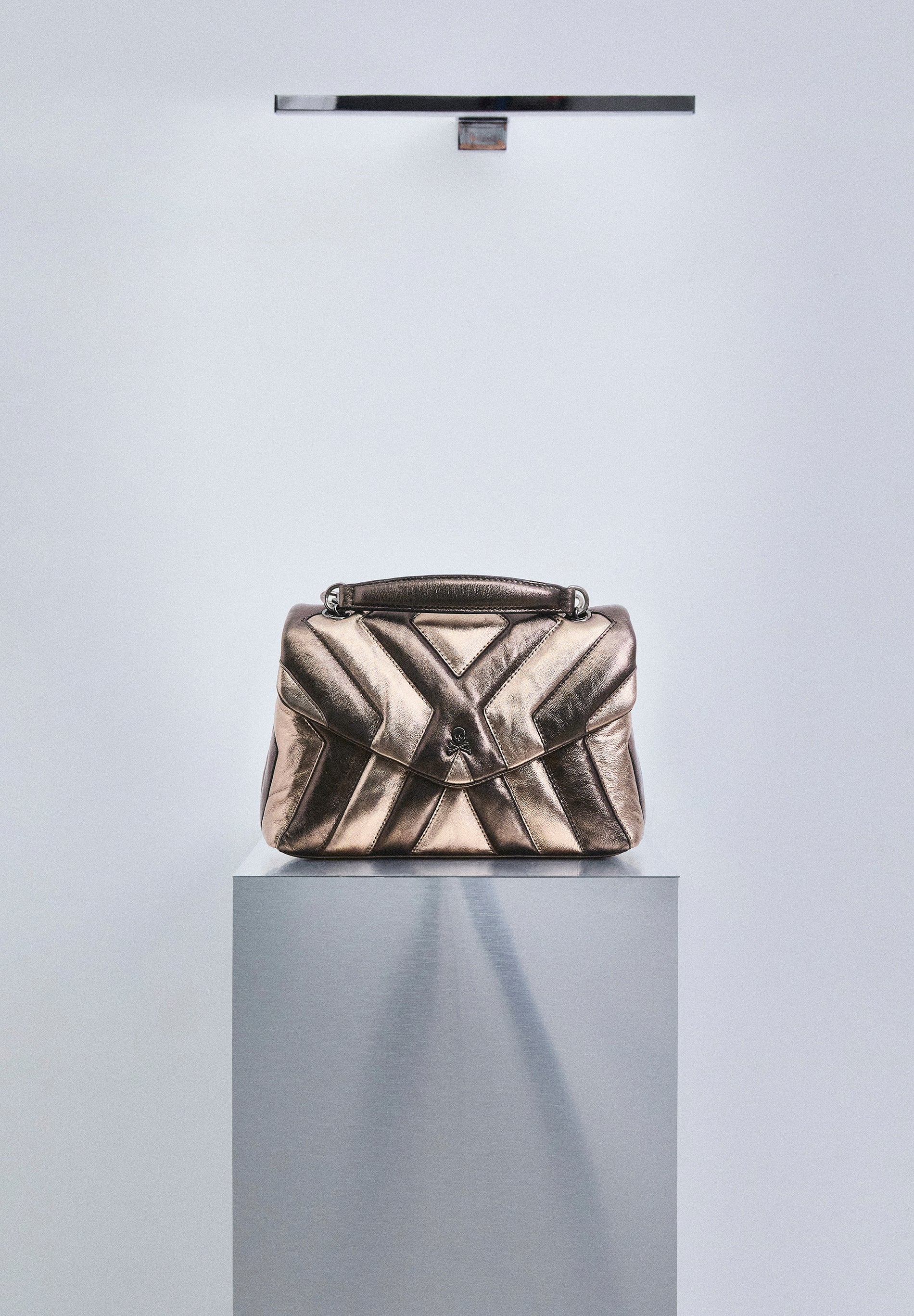 BOLSA MINI PELE ACOLCHOADA