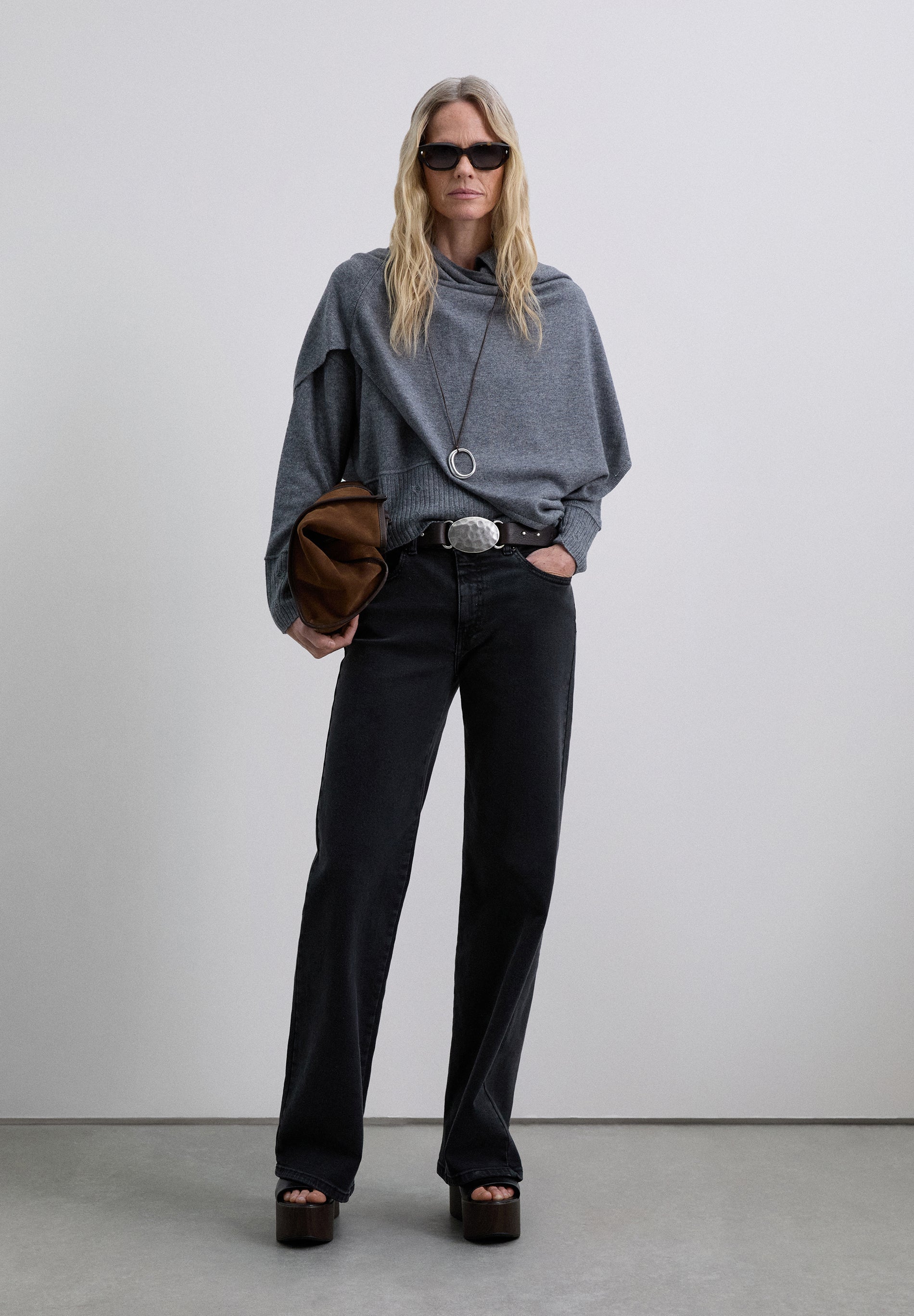 BOLSA SHOPPER DE CAMURÇA EM CONTRASTE