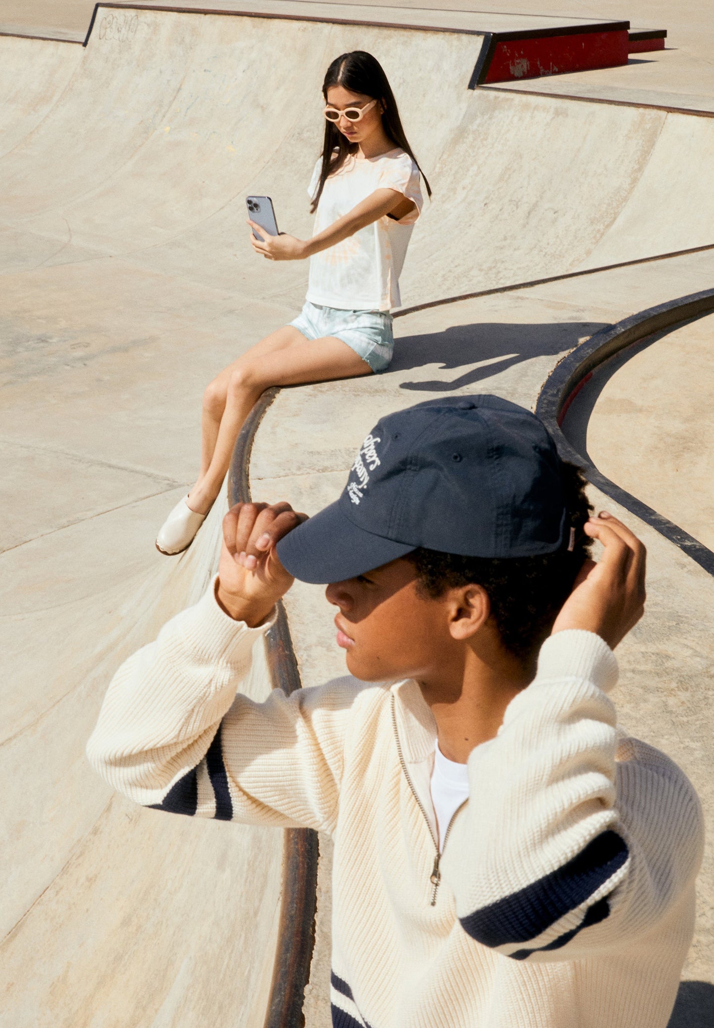 SWEATER ÀS RISCAS COM FECHO DE CORRER