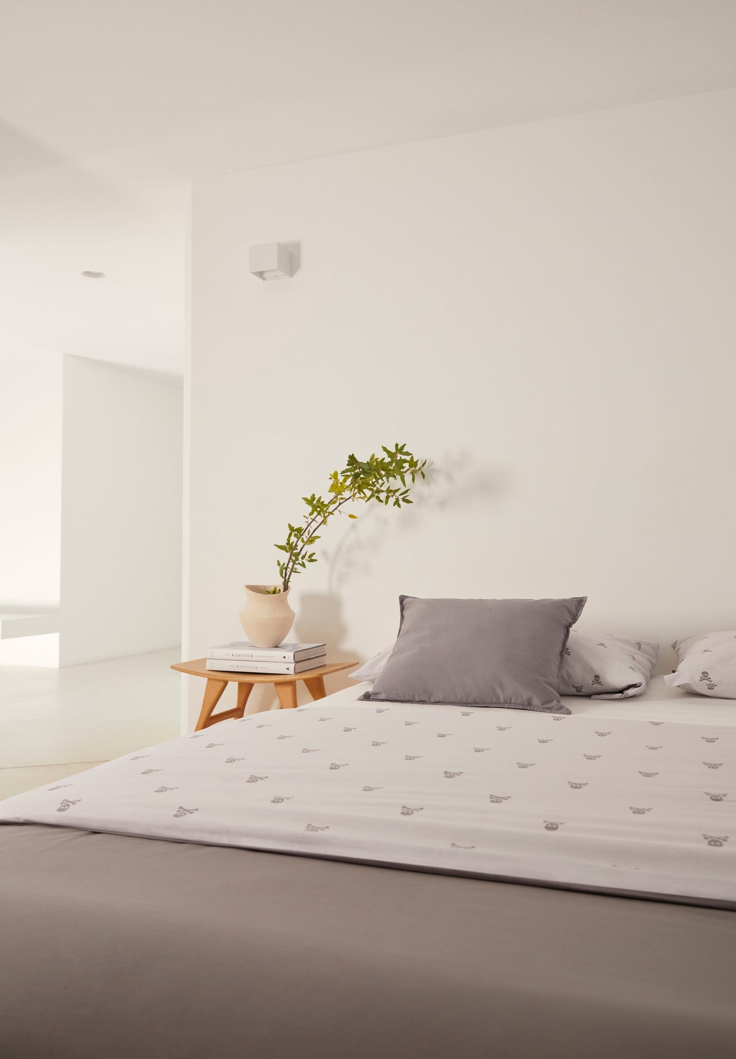 CAMA 150 CM | CONJUNTO DE CAPA DE EDREDÃO E ALMOFADAS SKULLS