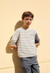 T-SHIRT ÀS RISCAS COM CONTRASTE E BOLSO