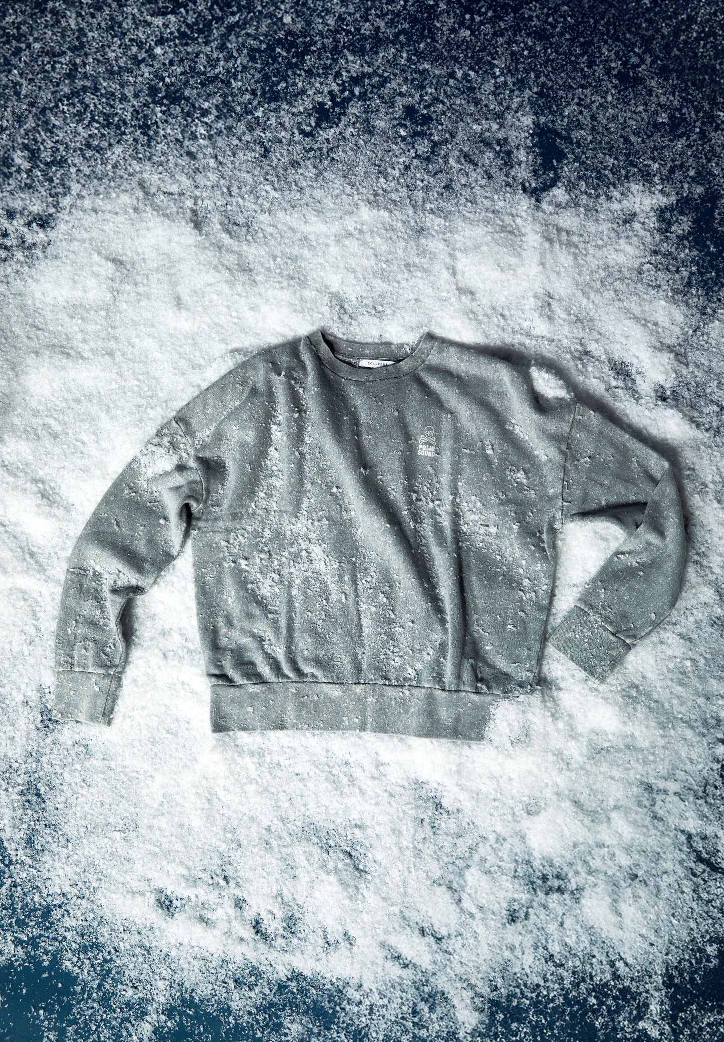SWEATSHIRT DESBOTADA COM PADRÃO ATRÁS