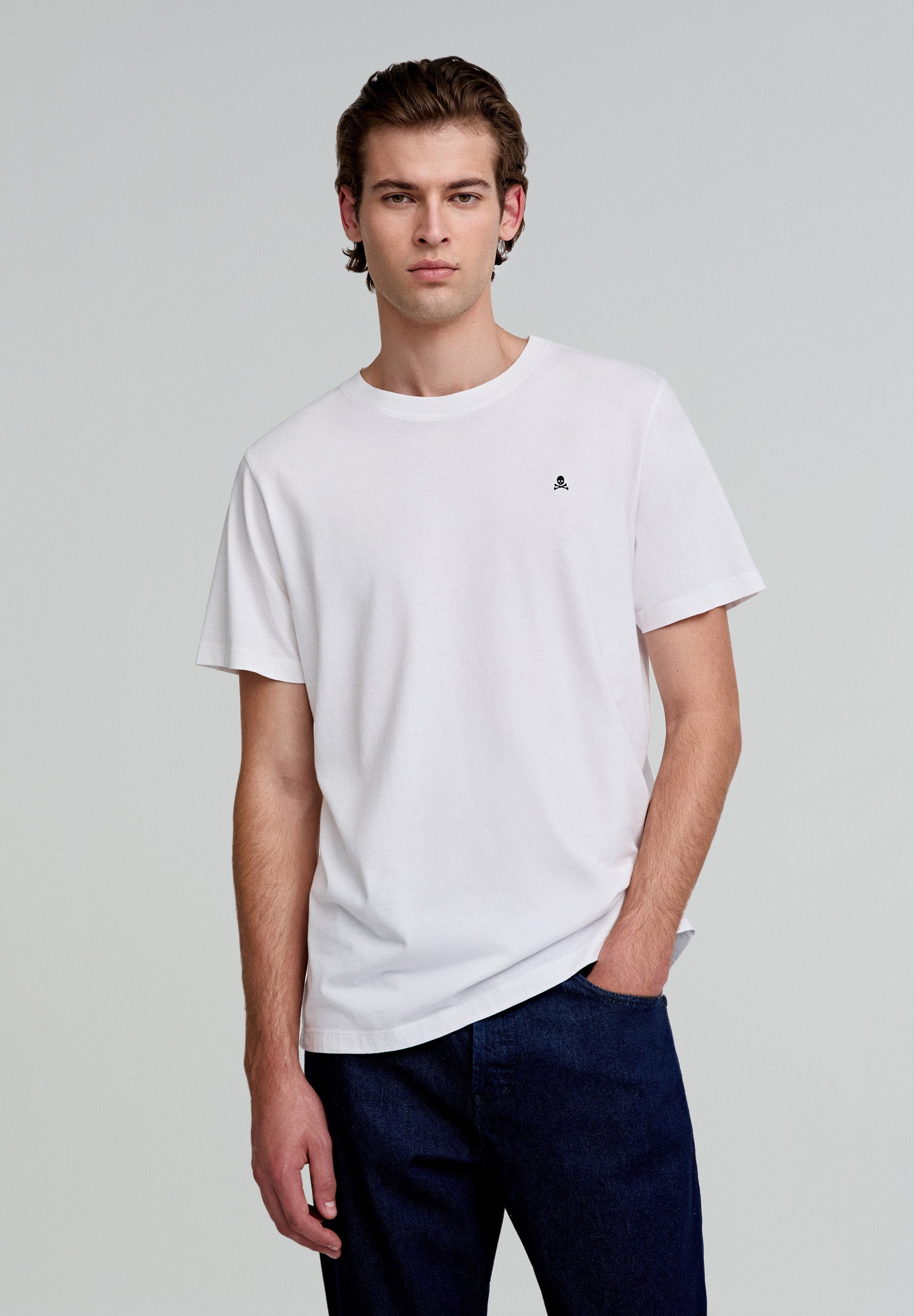T-SHIRT BÁSICA ALGODÃO CAVEIRA