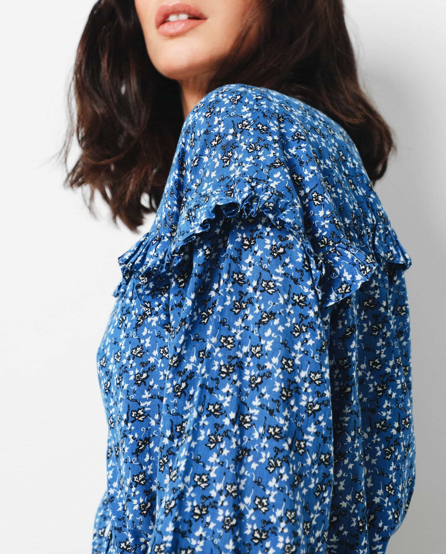 CAMISA FLORES FOLHOS