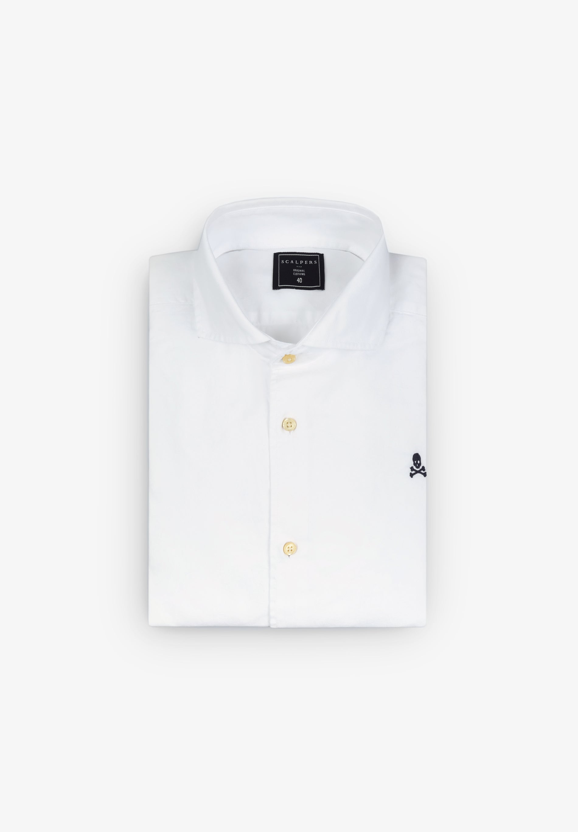 CAMISA CLÁSSICA LISA COM SKULL EM CONTRASTE