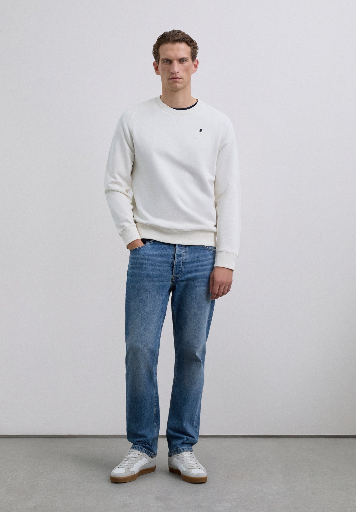 SWEATSHIRT BÁSICA COM SKULL