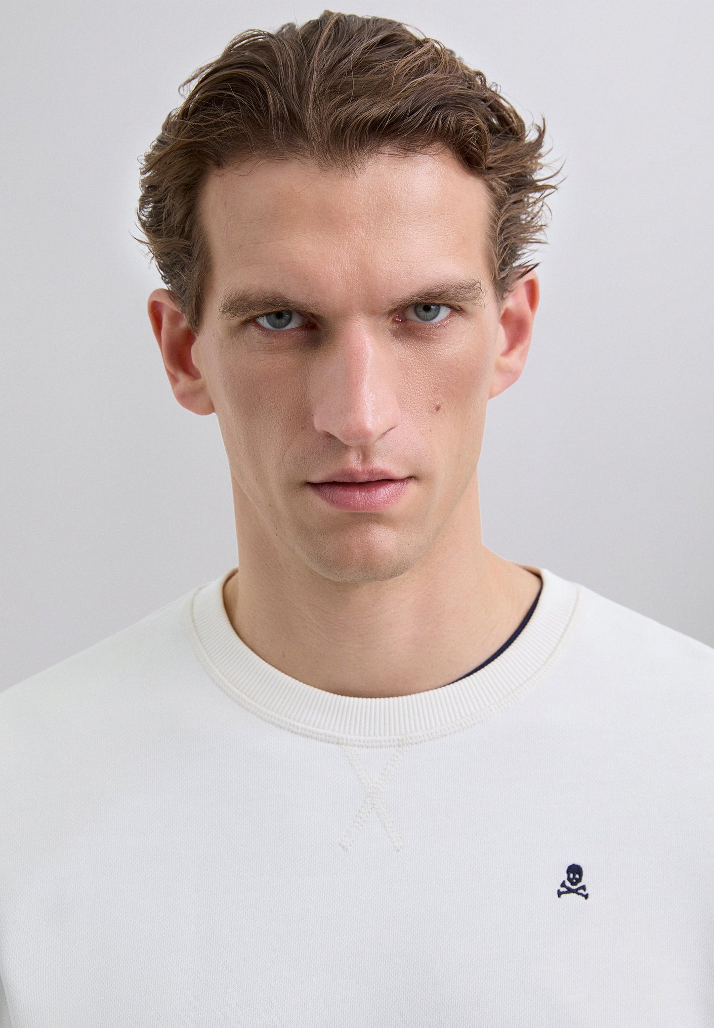 SWEATSHIRT BÁSICA COM SKULL
