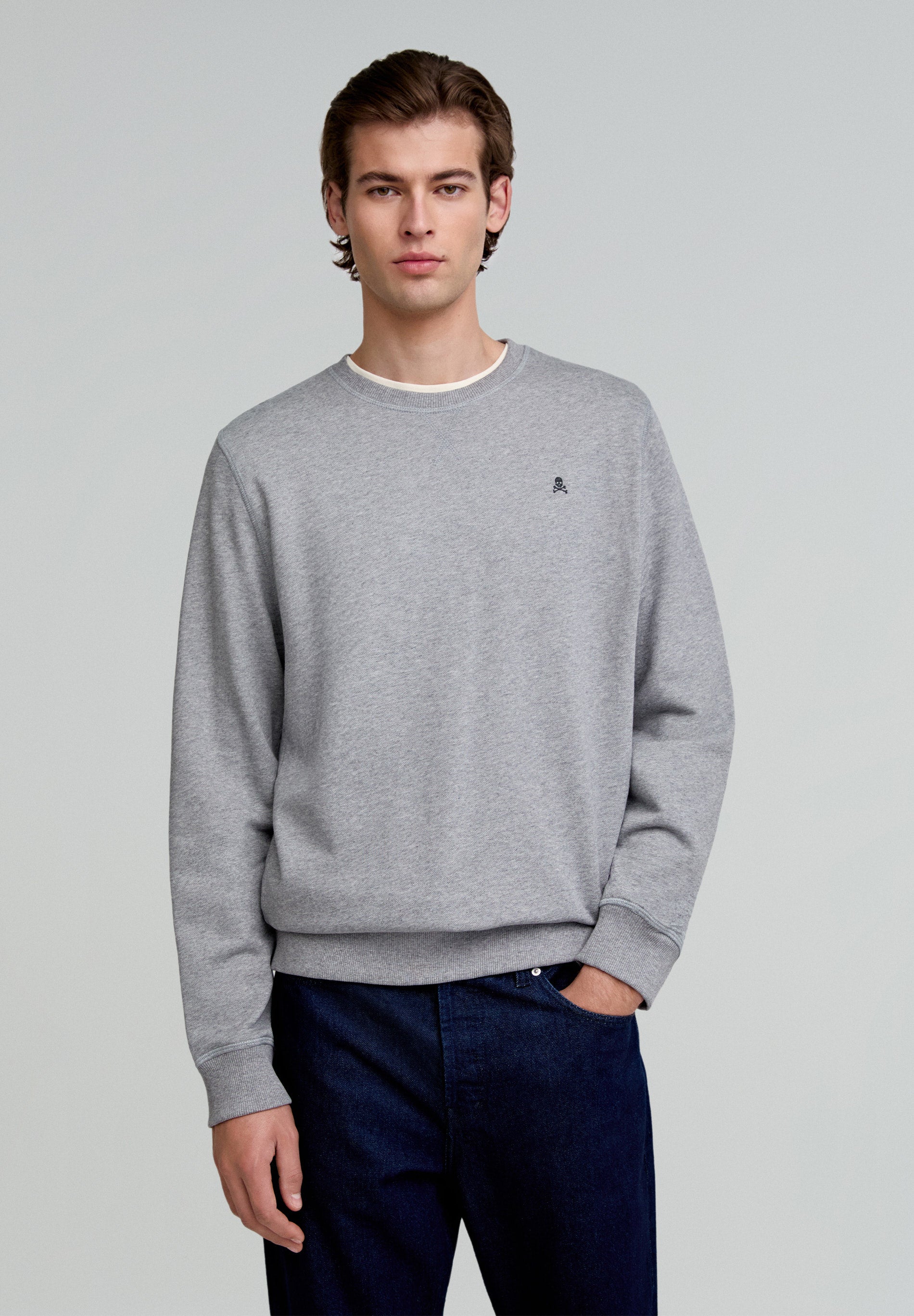 SWEATSHIRT BÁSICA BORDADA EM CONTRASTE