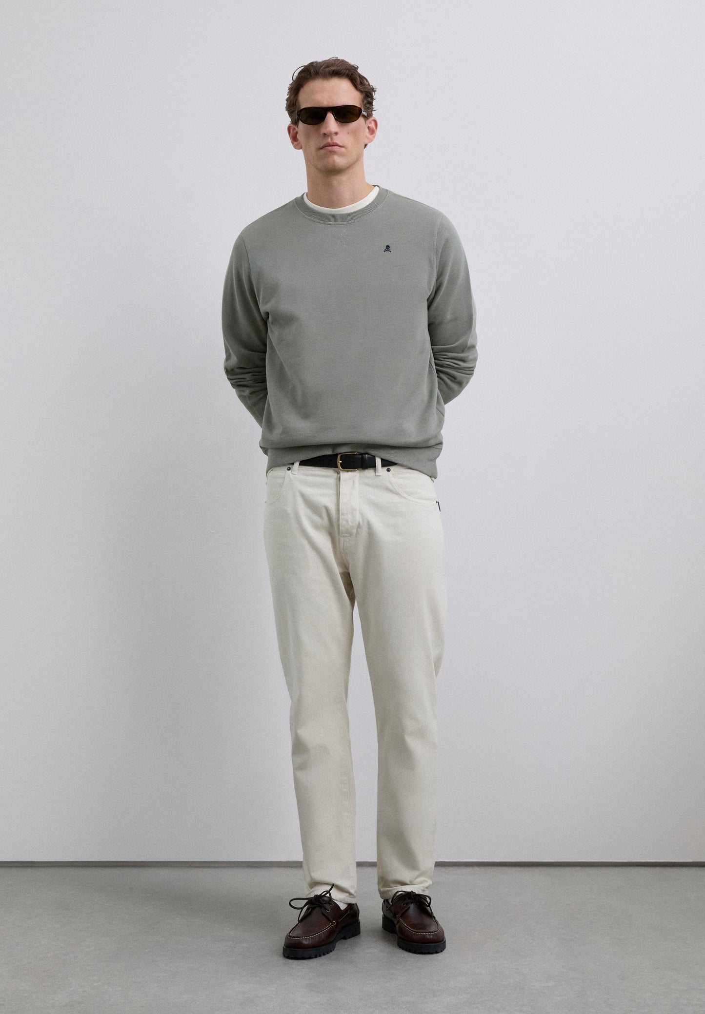 SWEATSHIRT BÁSICA COM SKULL