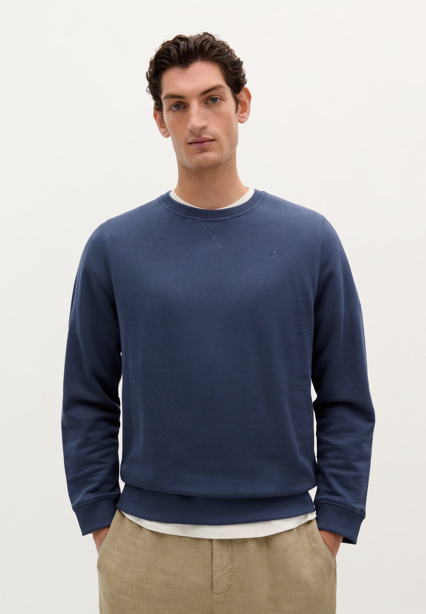 SWEATSHIRT BÁSICA COM SKULL