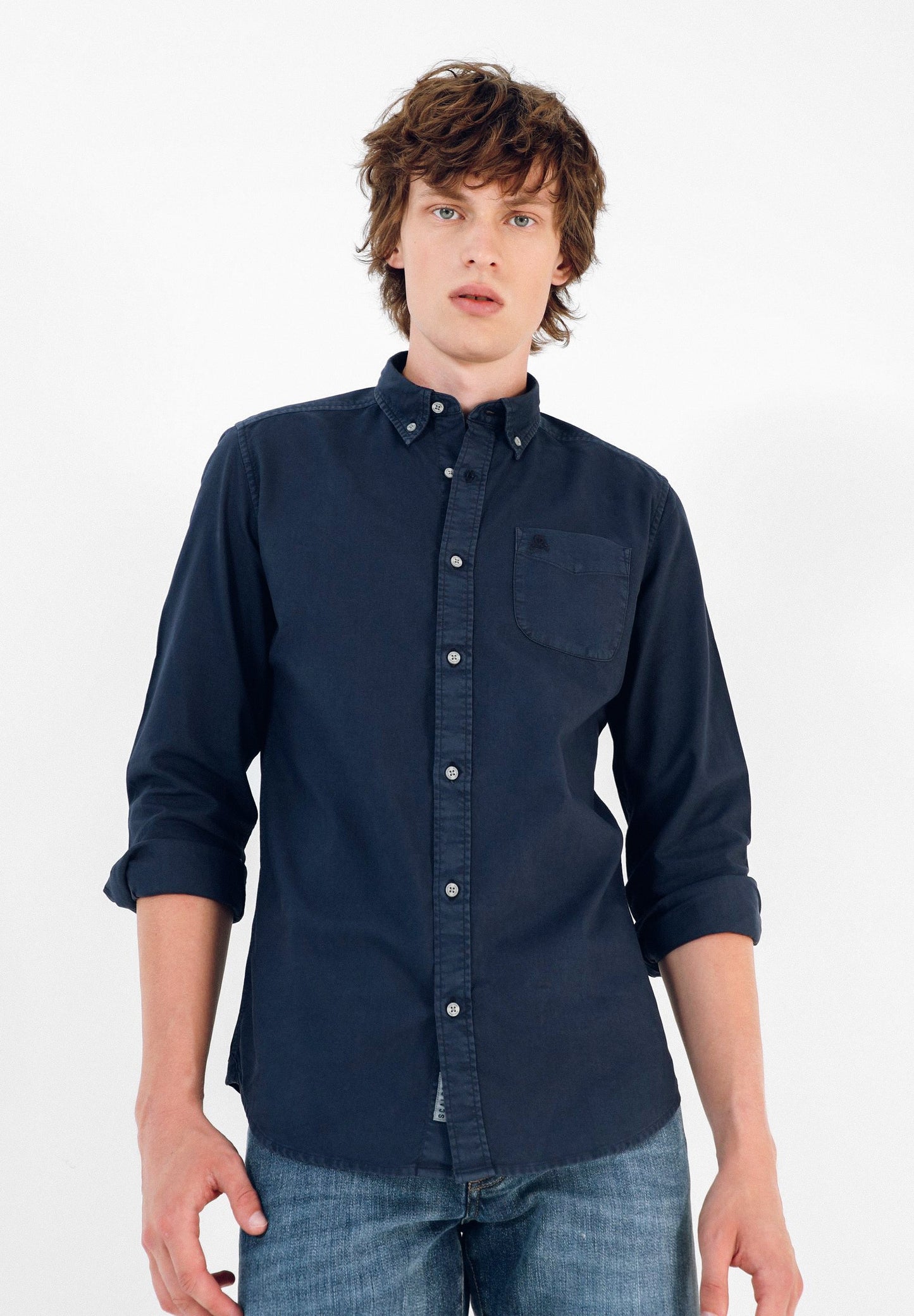 CAMISA COM COLARINHO DE BOTÕES
