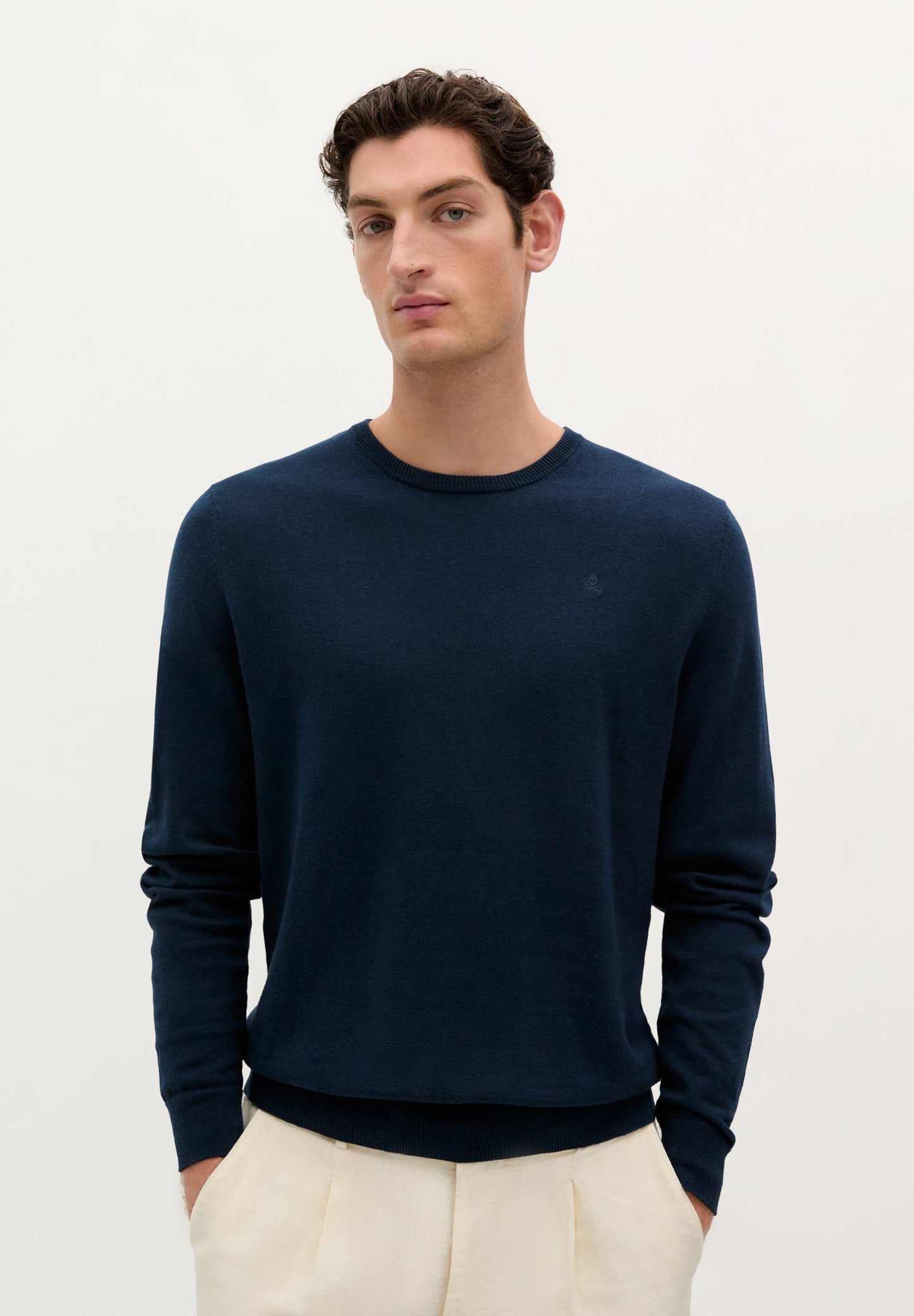 SWEATER DE GOLA REDONDA COM LOGÓTIPO