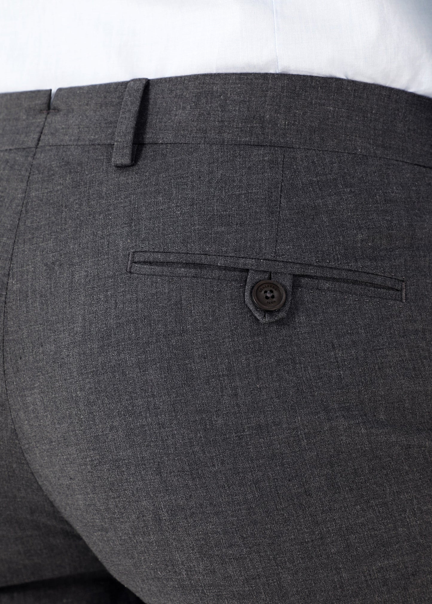 CALÇAS FORMAIS COM PINÇAS