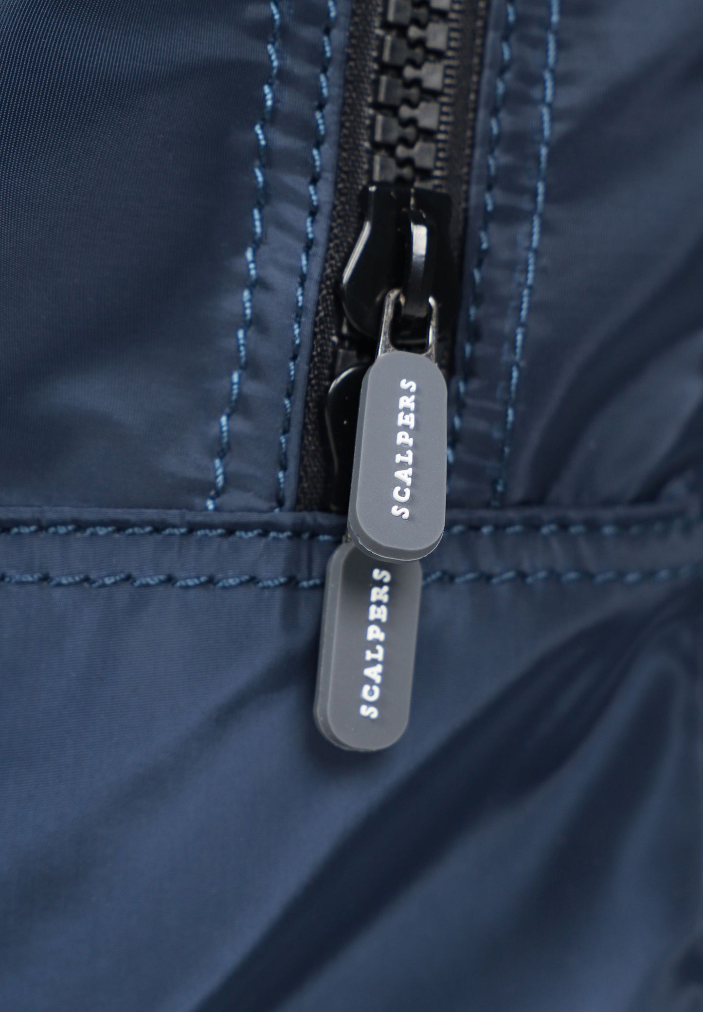 MOCHILA BÁSICA COM LOGÓTIPO