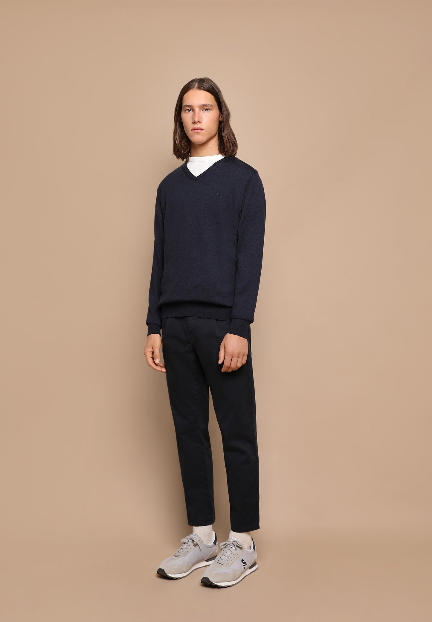 SWEATER GOLA EM BICO LÃ