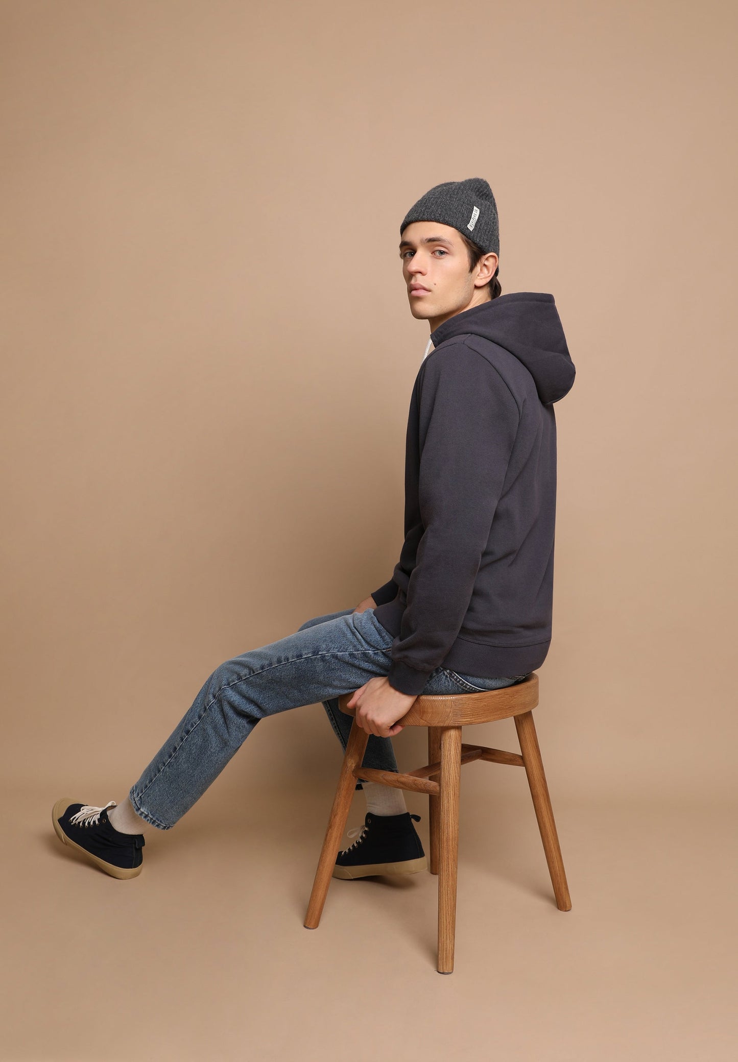 SWEATSHIRT DE CAPUZ COM LOGÓTIPO