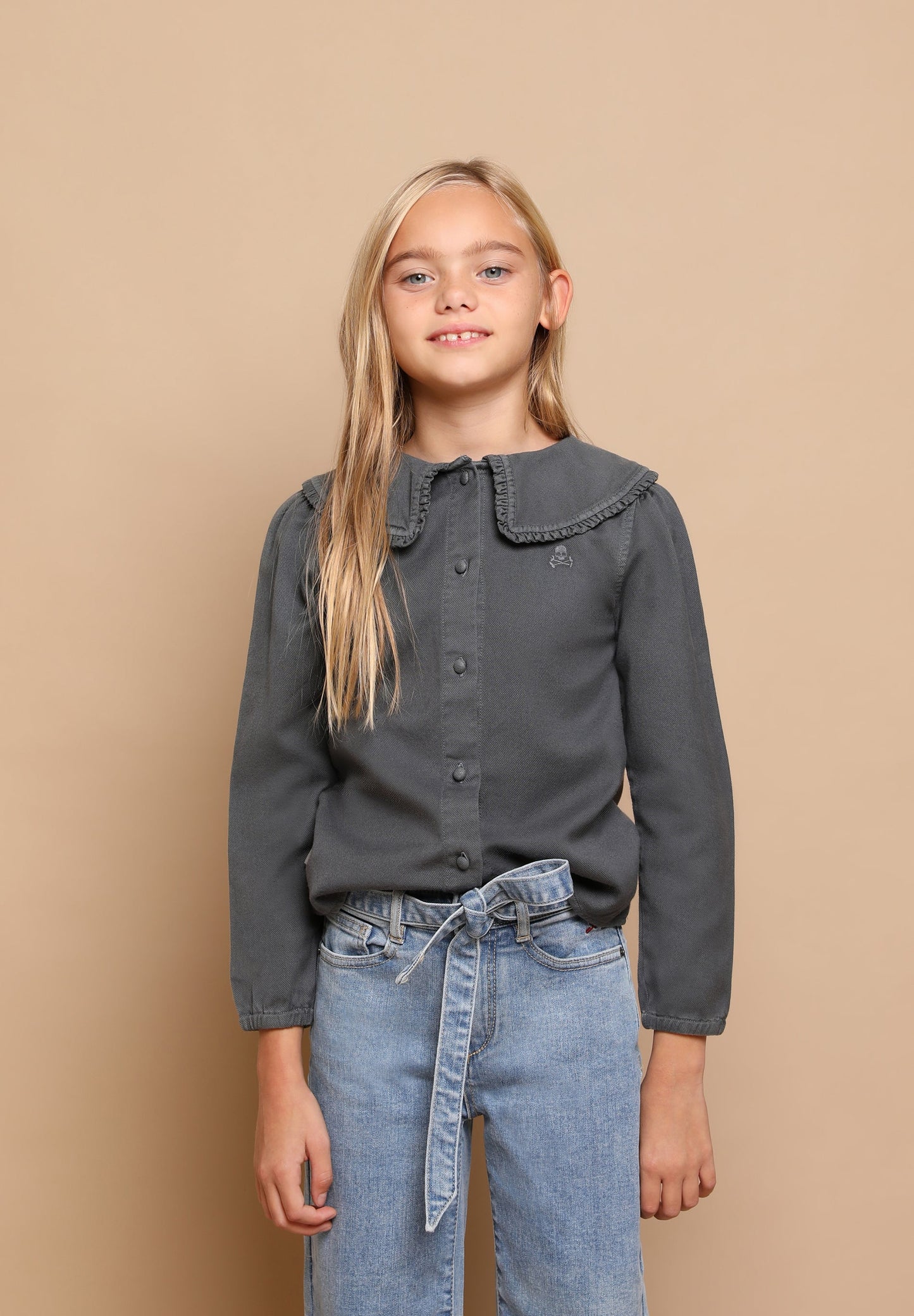 BLUSA PORMENOR GOLA