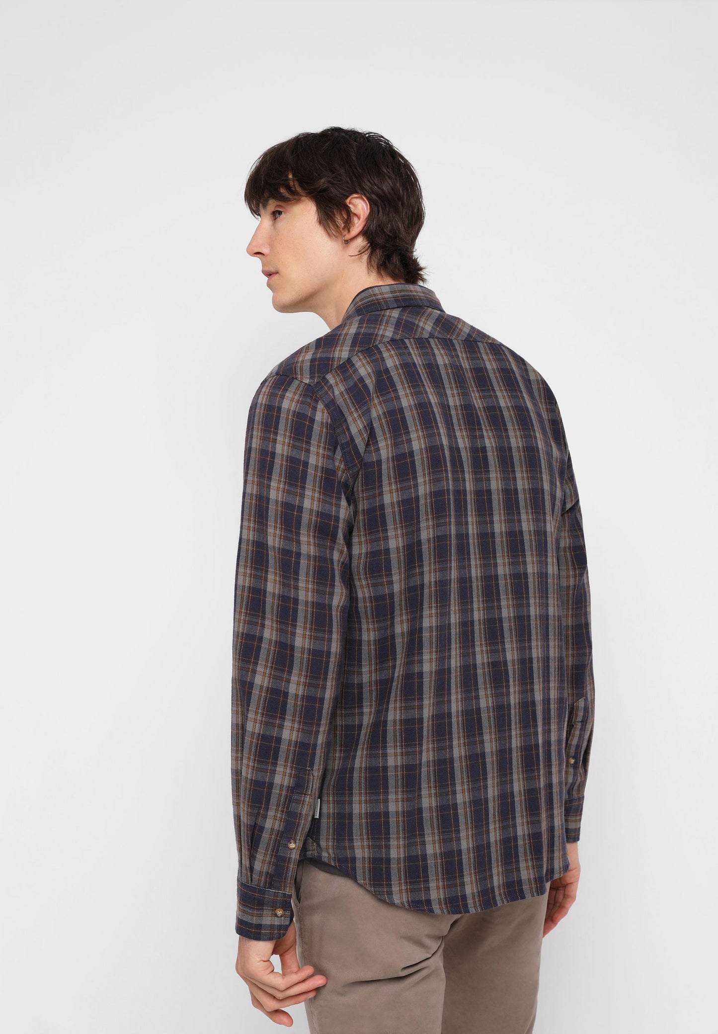 CAMISA DE QUADRADOS EM FLANELA